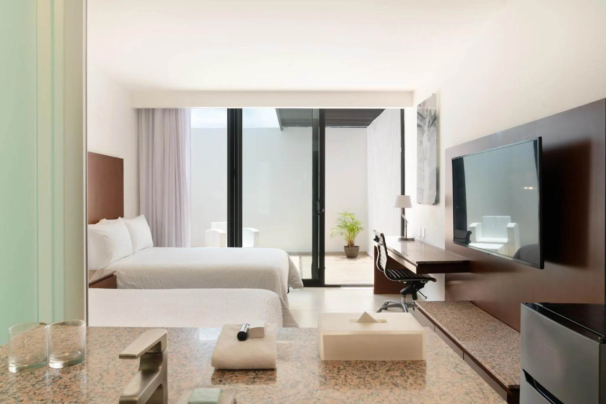 Bedroom, Bed in Fiesta Inn Playa del Carmen