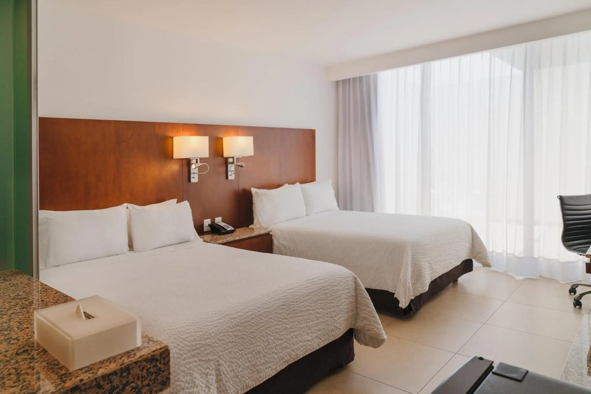 Bedroom, Bed in Fiesta Inn Playa del Carmen