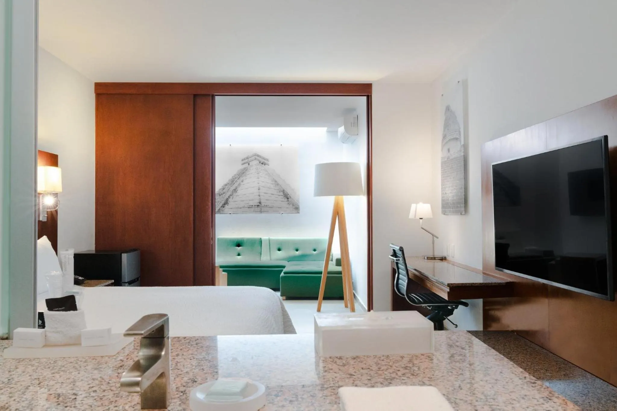 Bedroom, Bed in Fiesta Inn Playa del Carmen