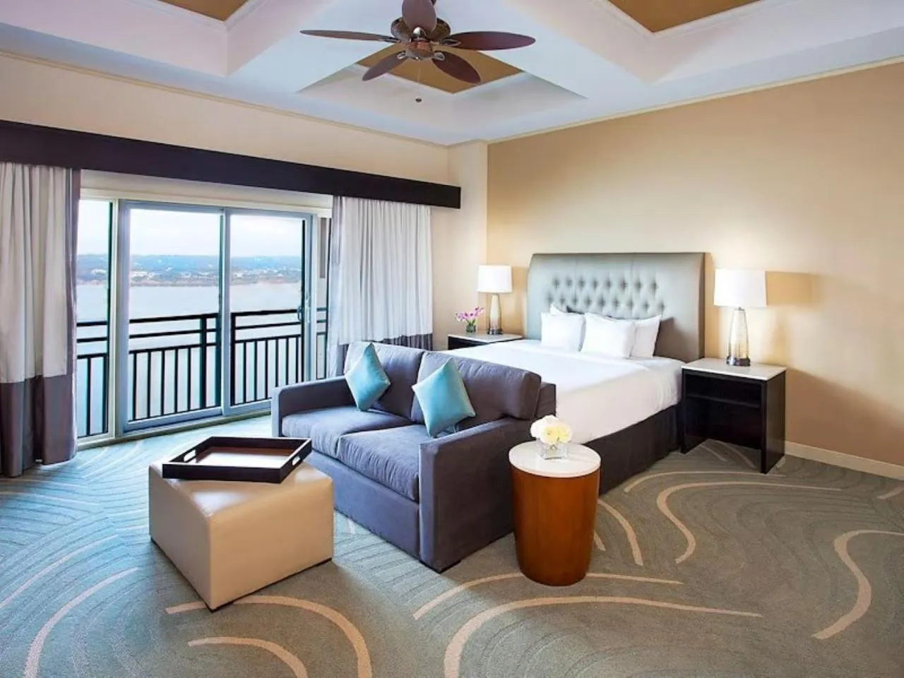 Bedroom, Bed in Lakeway Resort & Spa