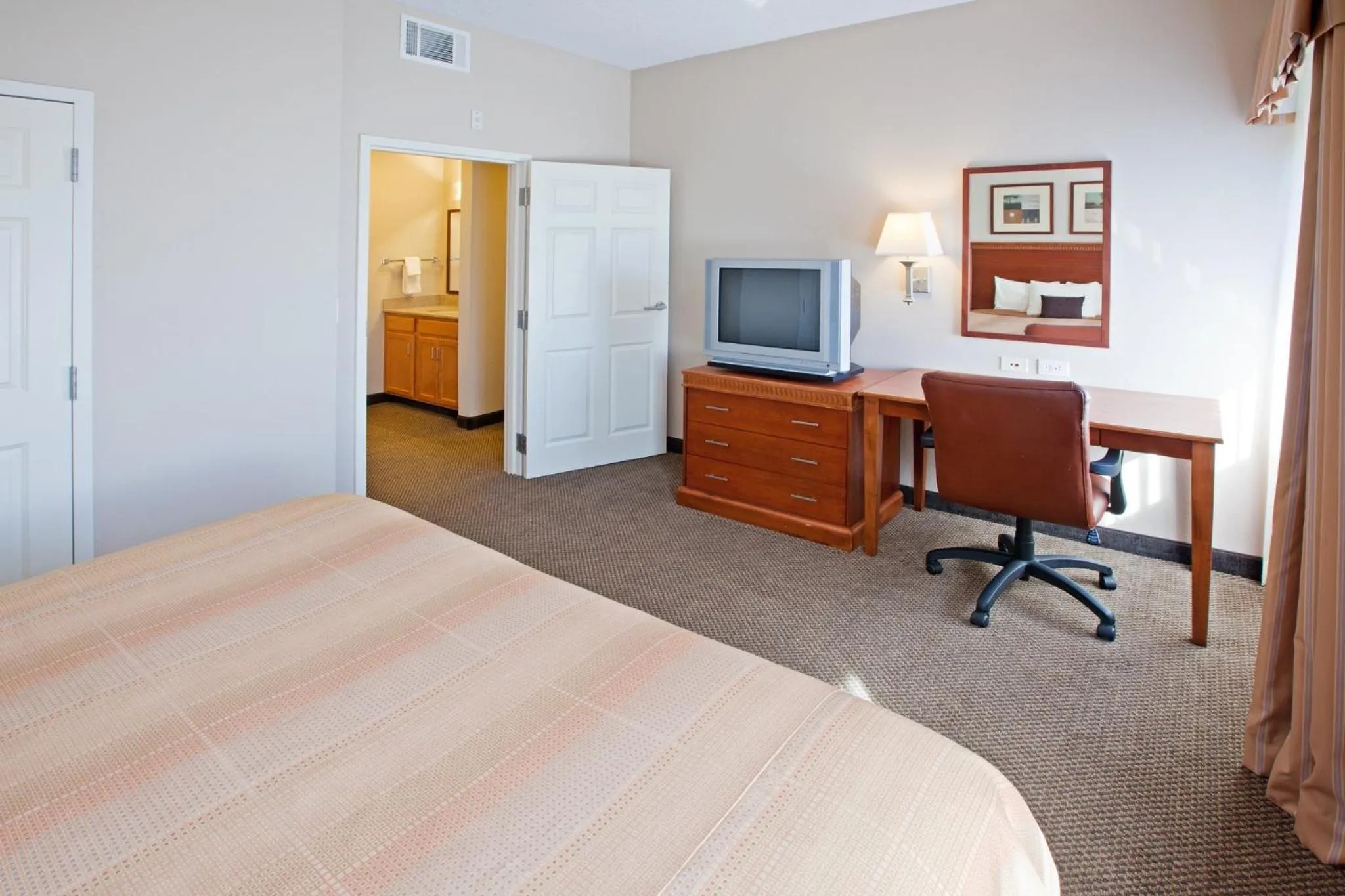 Bedroom, Bed in Candlewood Suites Indianapolis Downtown Medical District by IHG