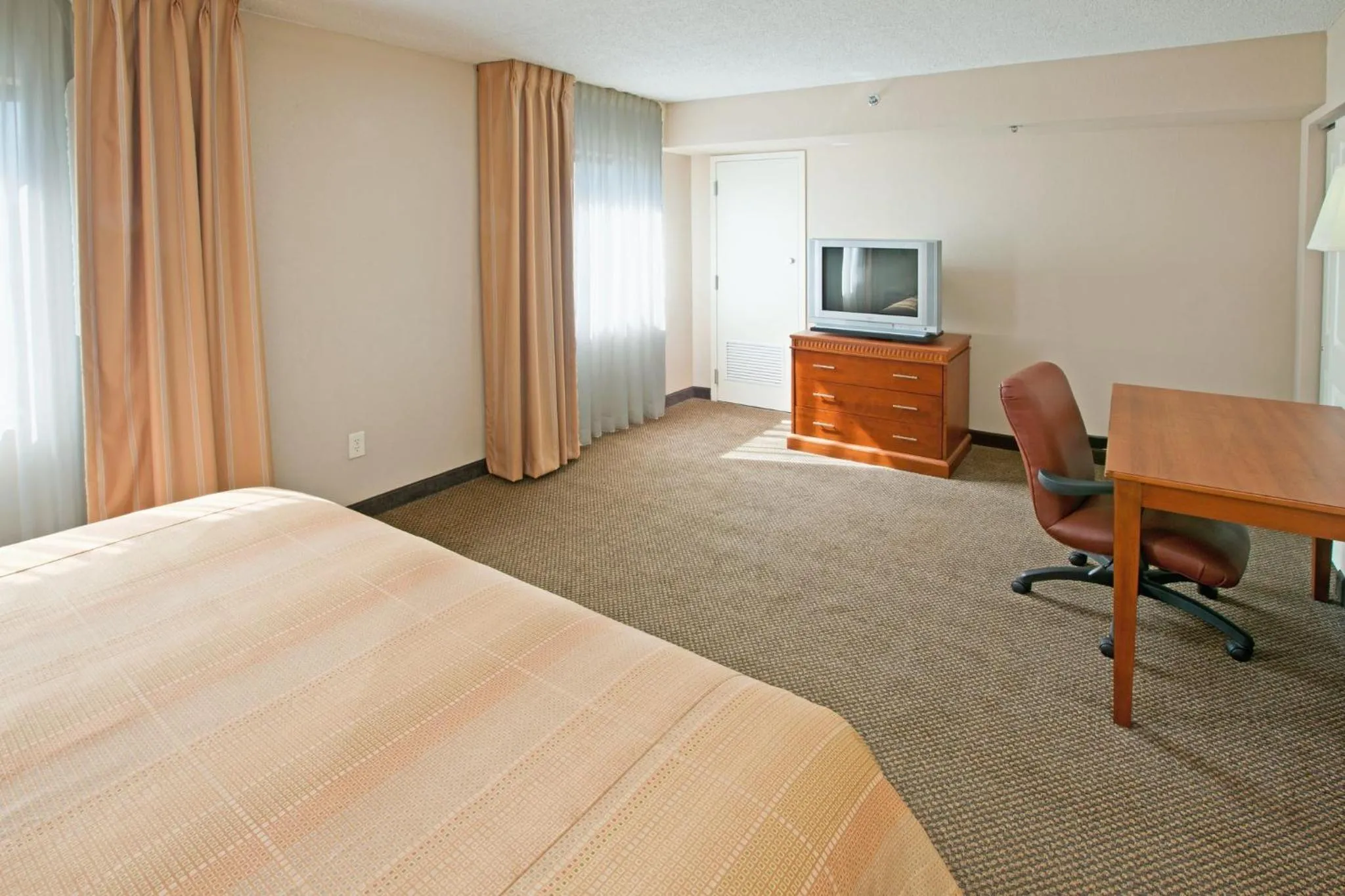 Bedroom, Bed in Candlewood Suites Indianapolis Downtown Medical District by IHG