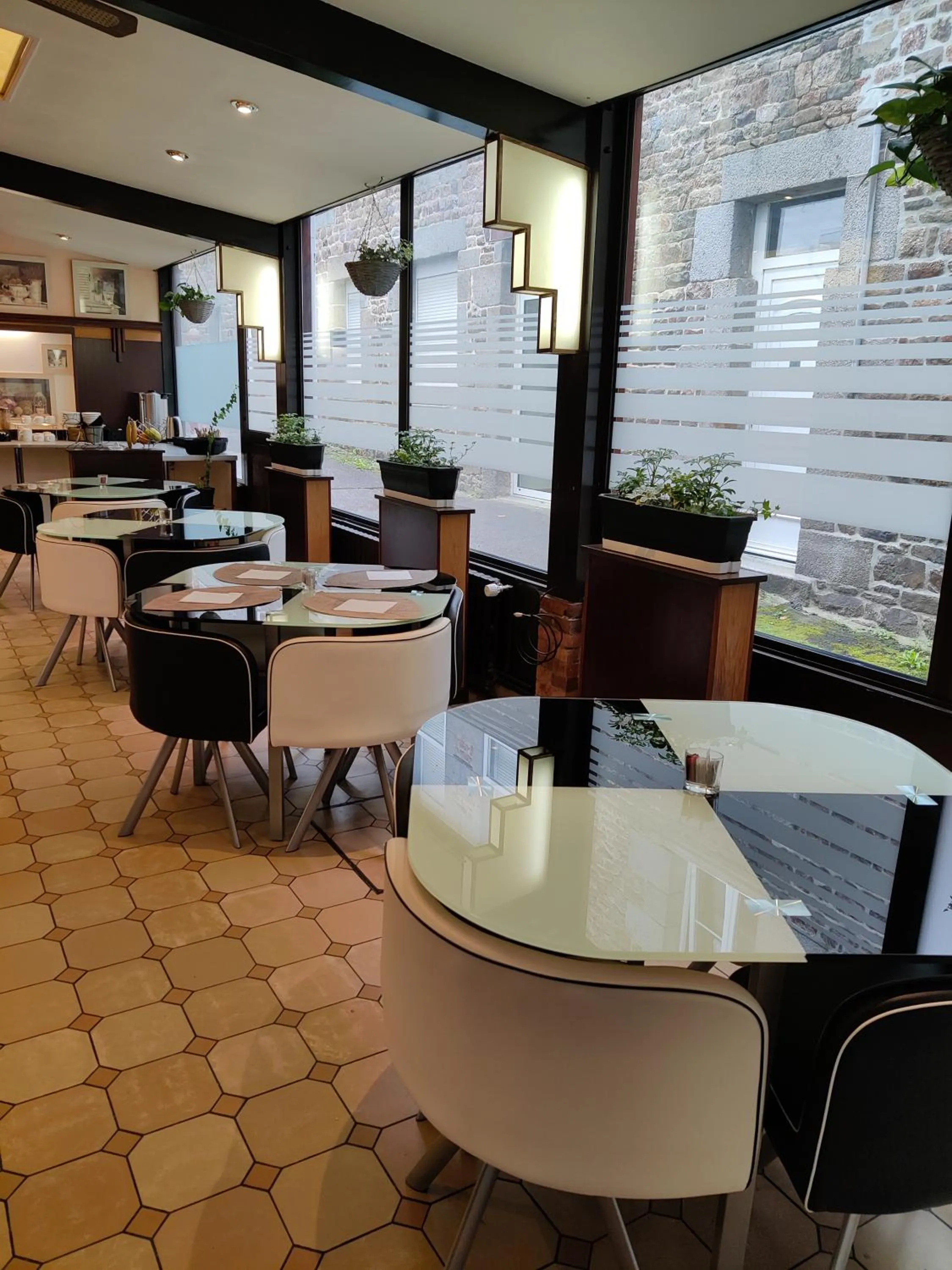 Breakfast in Hôtel Saint - Pierre