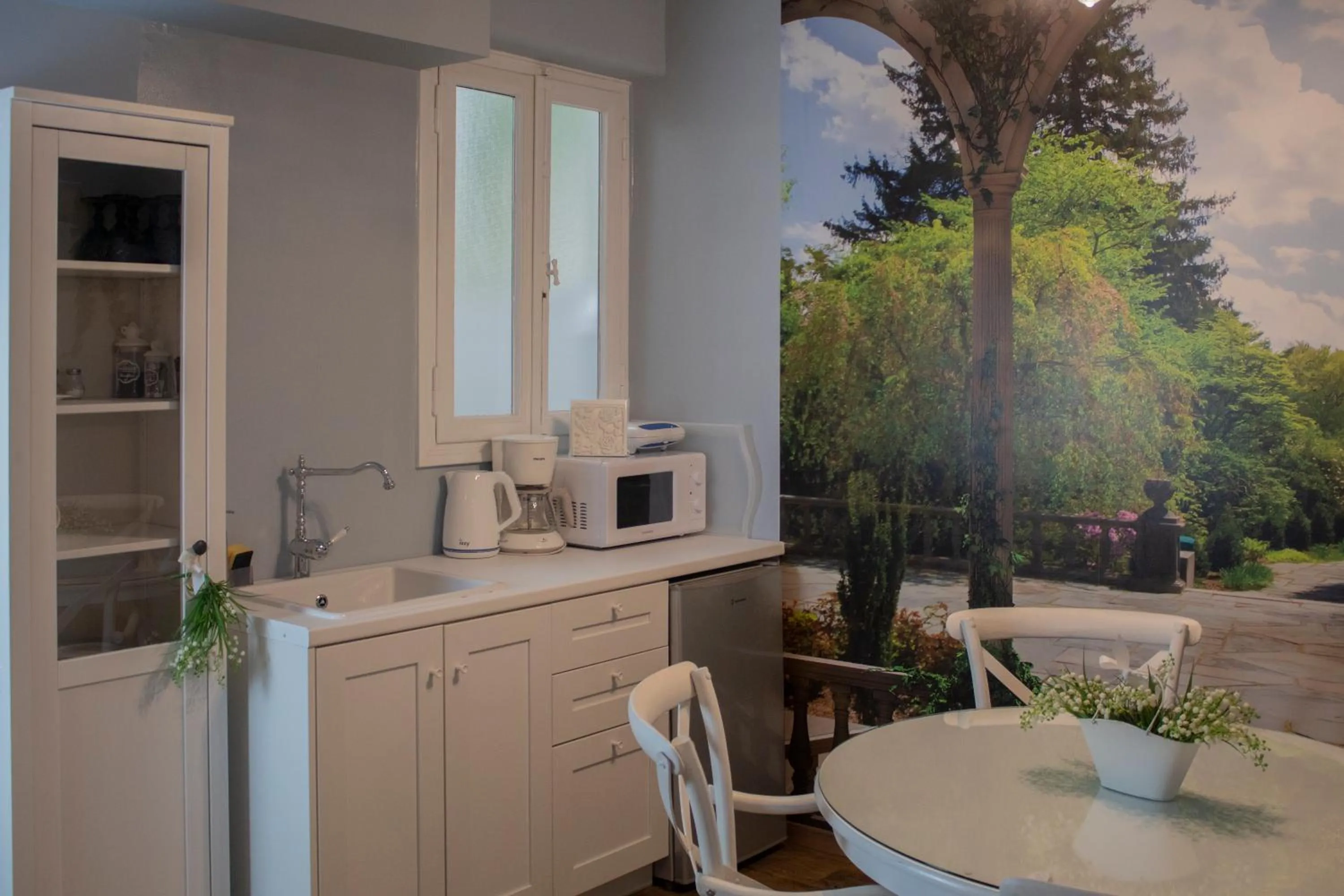 Coffee/tea facilities in The Koukaki Residence