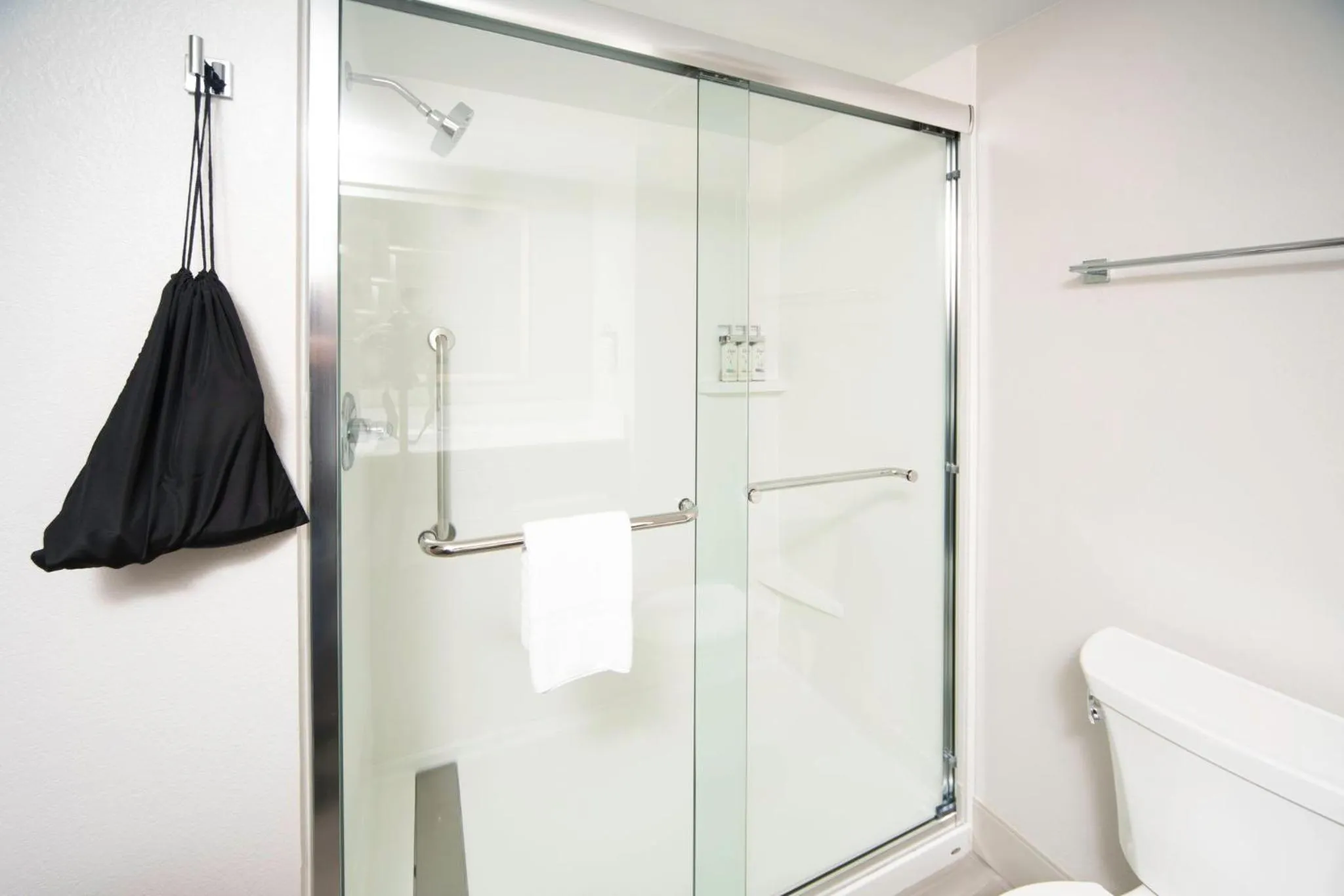 Photo of the whole room in Holiday Inn Express and Suites Atlanta-Johns Creek by IHG