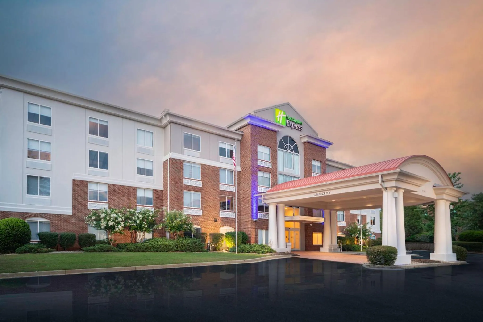 Property building in Holiday Inn Express and Suites Atlanta-Johns Creek by IHG
