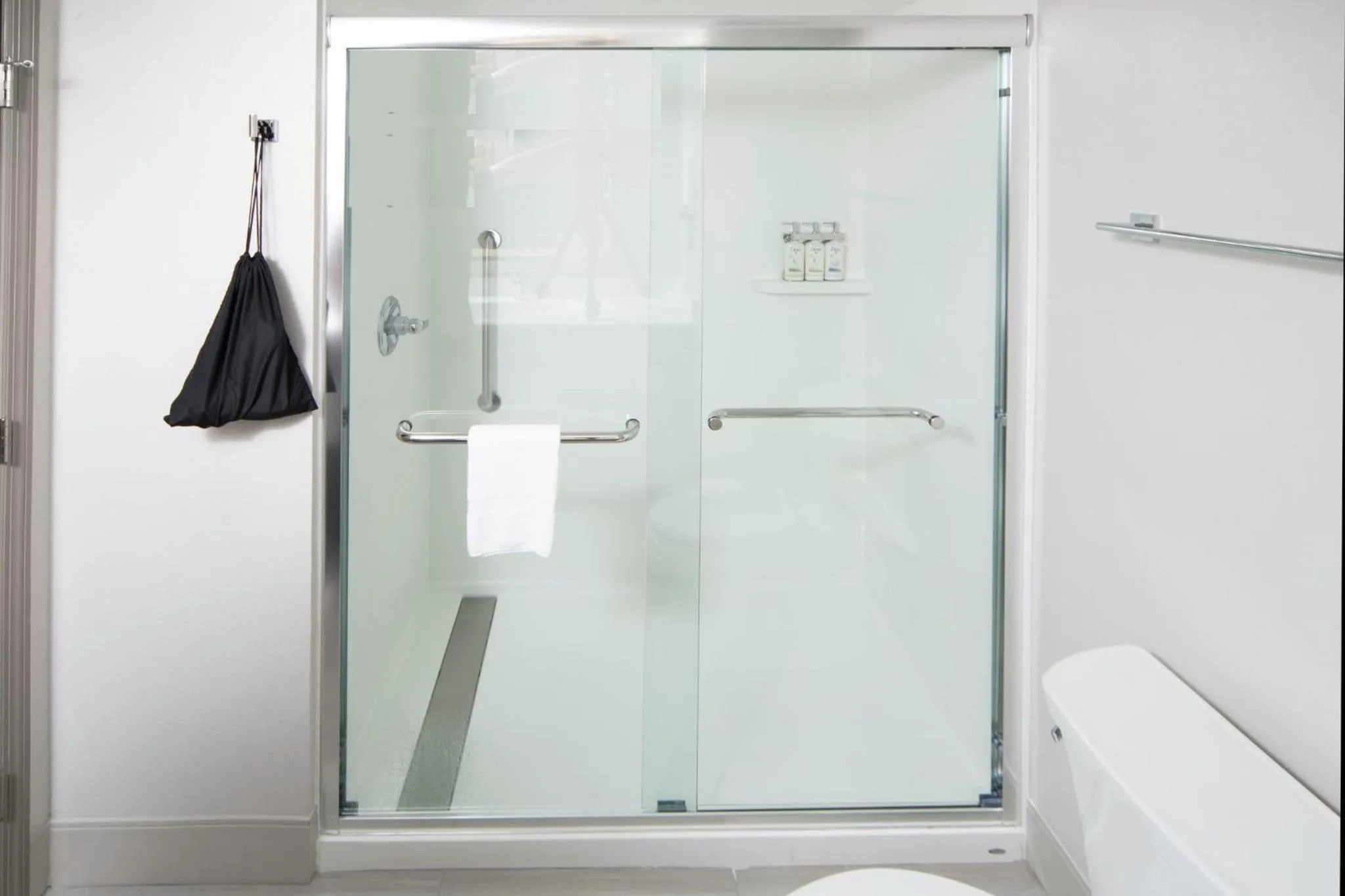 Photo of the whole room in Holiday Inn Express and Suites Atlanta-Johns Creek by IHG