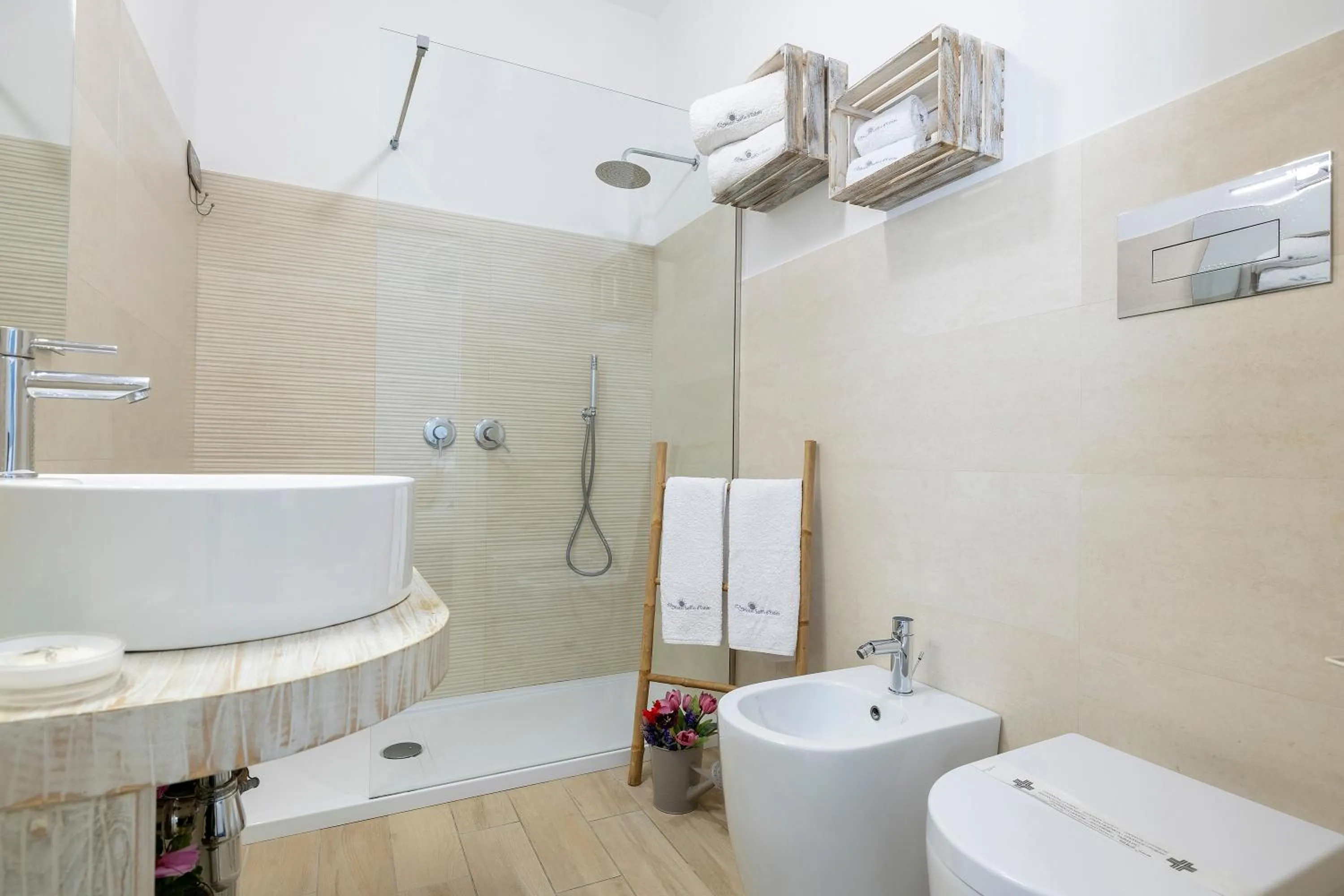 Toilet in Hotel Soffio D'Estate