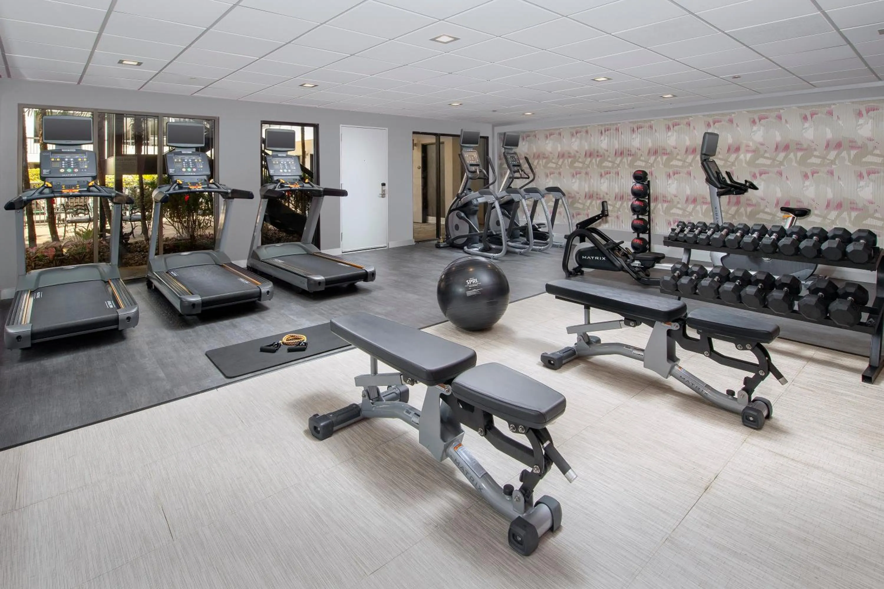 Spa and wellness centre/facilities in Crowne Plaza San Antonio Airport by IHG