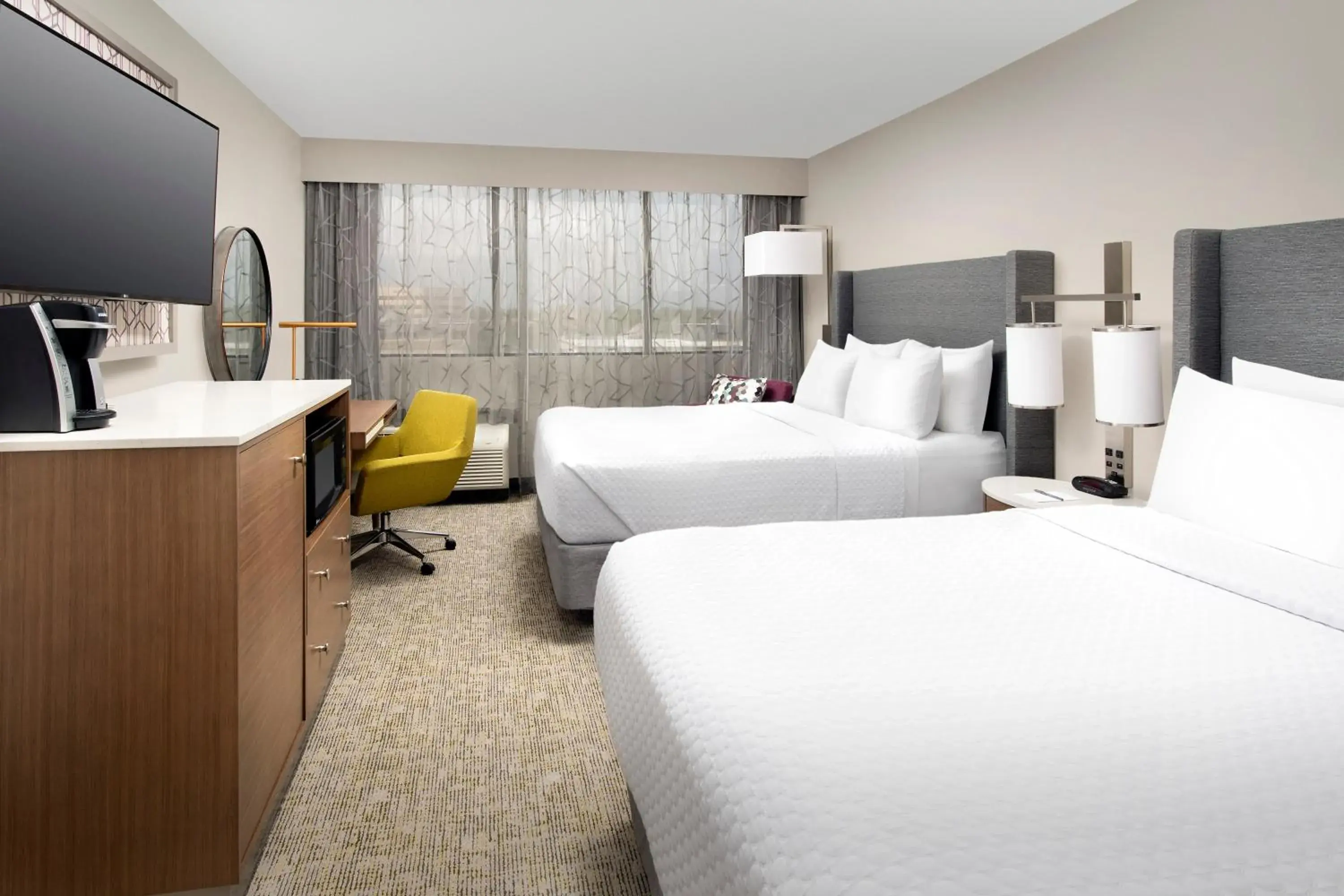 Standard Queen Room with Two Queen Beds and Mobility Accessible Tub in Crowne Plaza San Antonio Airport by IHG Standard Queen Room with Two Queen Beds and Mobility Accessible Tub in Crowne Plaza San Antonio Airport by IHG
