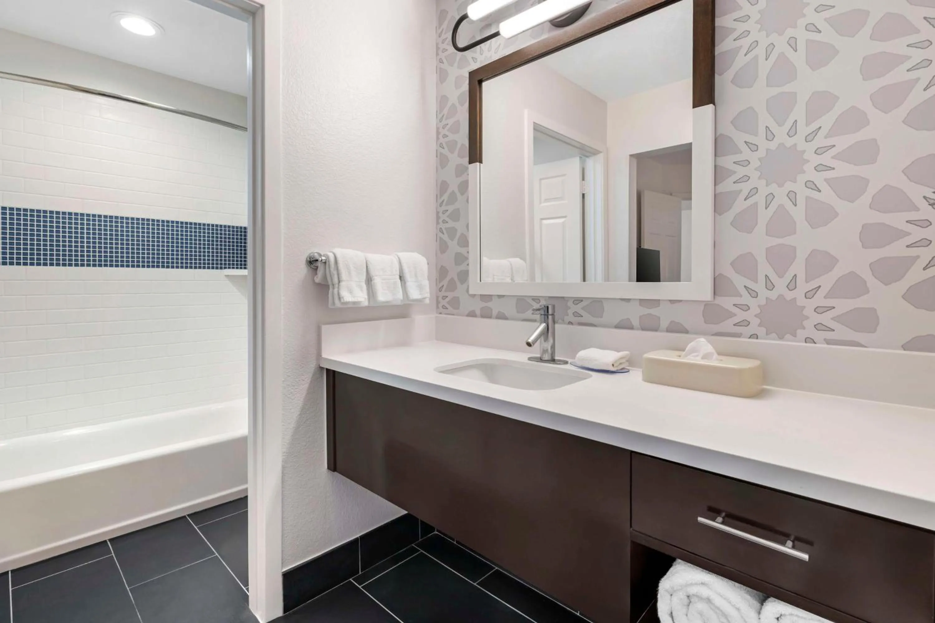 Bathroom in Sonesta ES Suites Torrance Redondo Beach