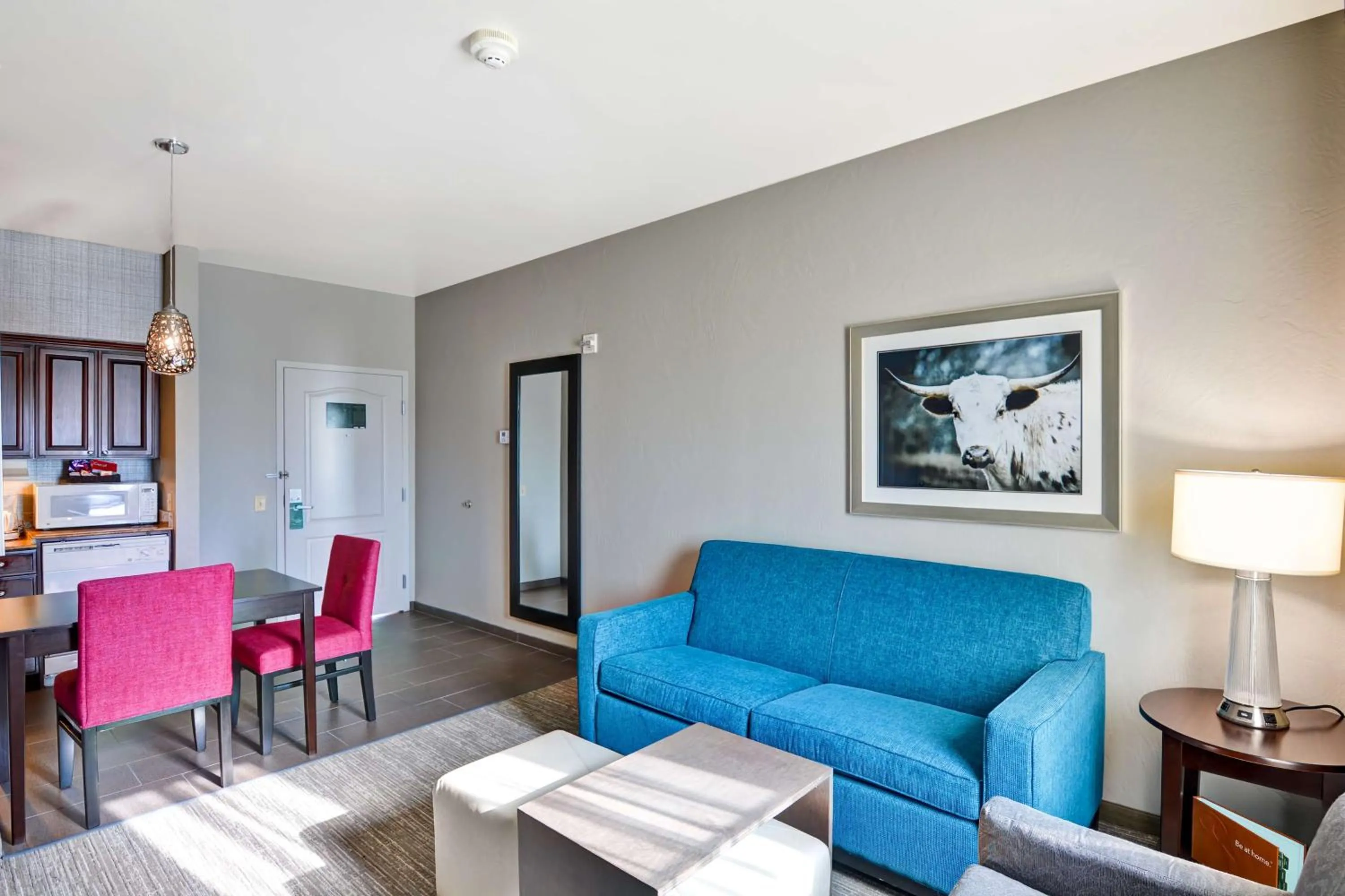 Living room in Homewood Suites by Hilton Amarillo