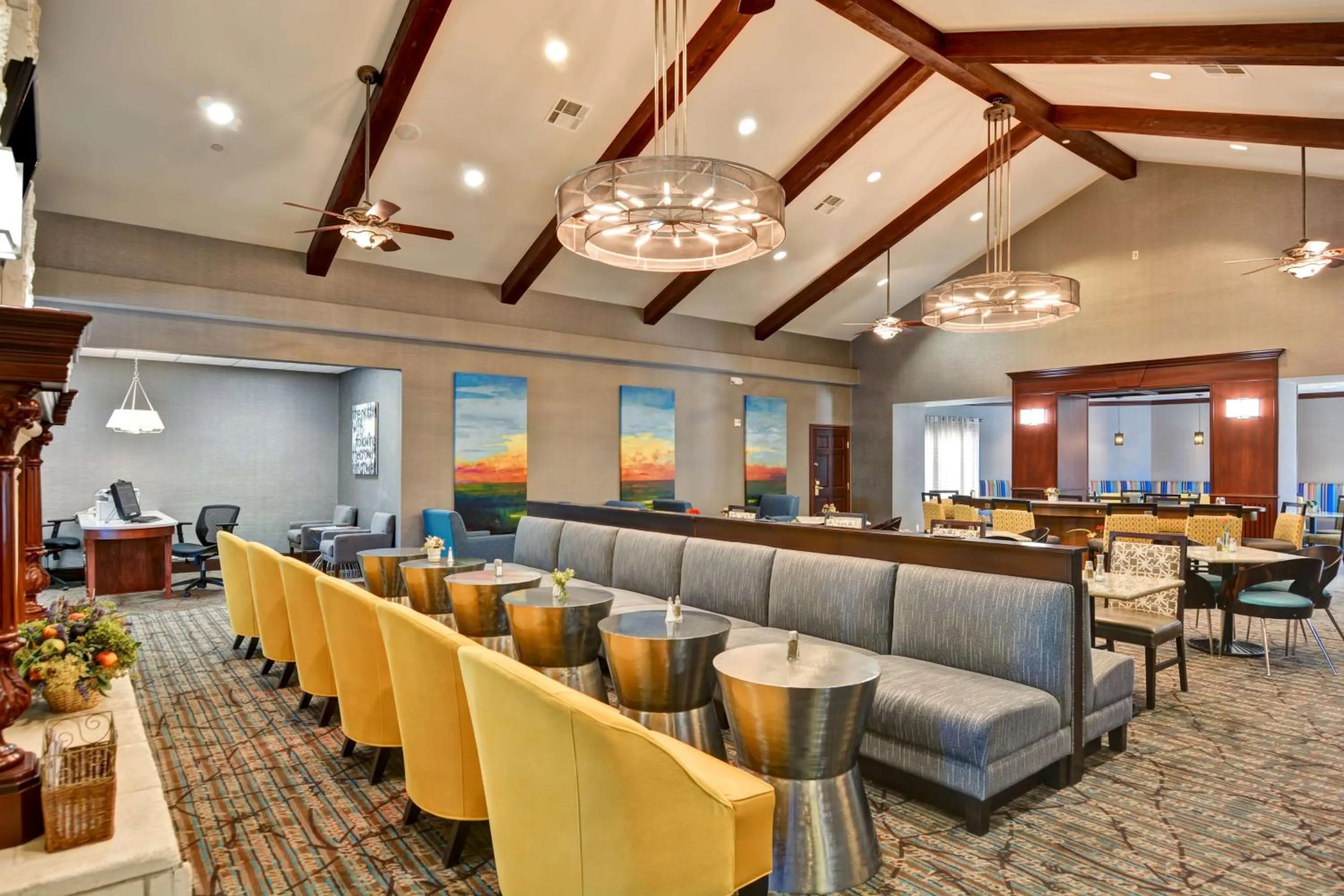 Dining area in Homewood Suites by Hilton Amarillo