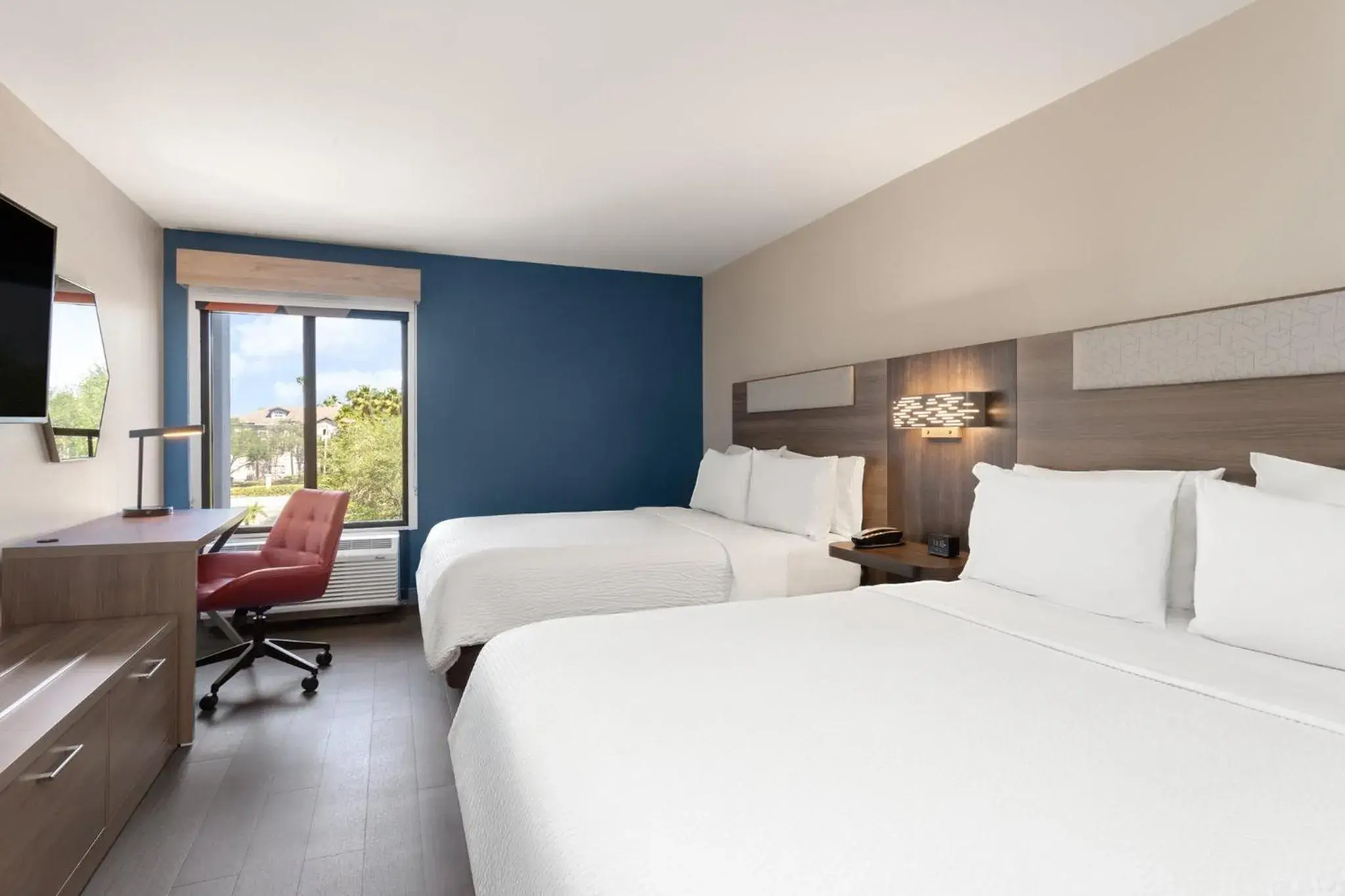 Standard Double Room with Two Double Beds in Holiday Inn Express Hotel & Suites Tampa-Rocky Point Island by IHG Standard Double Room with Two Double Beds in Holiday Inn Express Hotel & Suites Tampa-Rocky Point Island by IHG