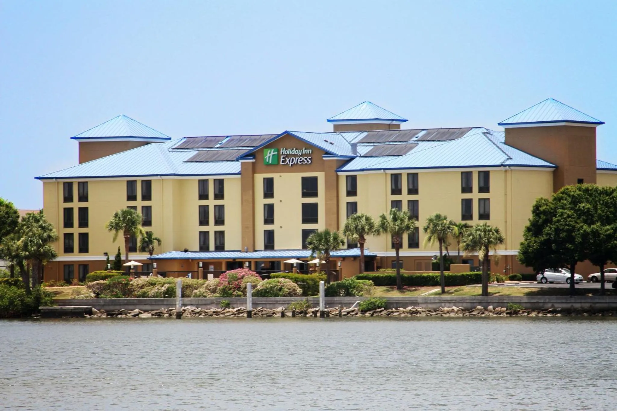 Property building in Holiday Inn Express Hotel & Suites Tampa-Rocky Point Island by IHG