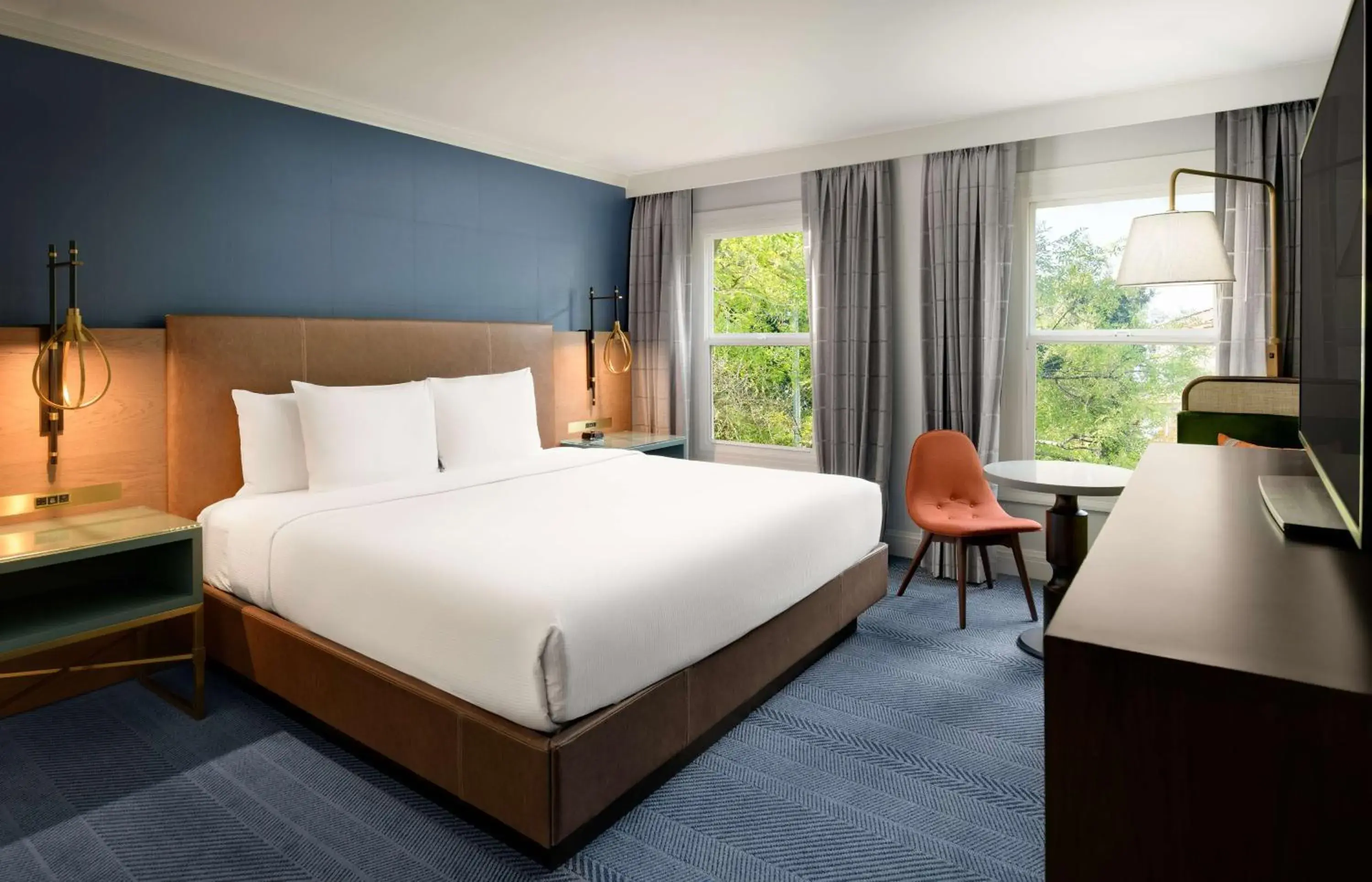 Deluxe King Room - Hearing Accessible in Hayes Mansion San Jose, Curio Collection by Hilton Deluxe King Room - Hearing Accessible in Hayes Mansion San Jose, Curio Collection by Hilton