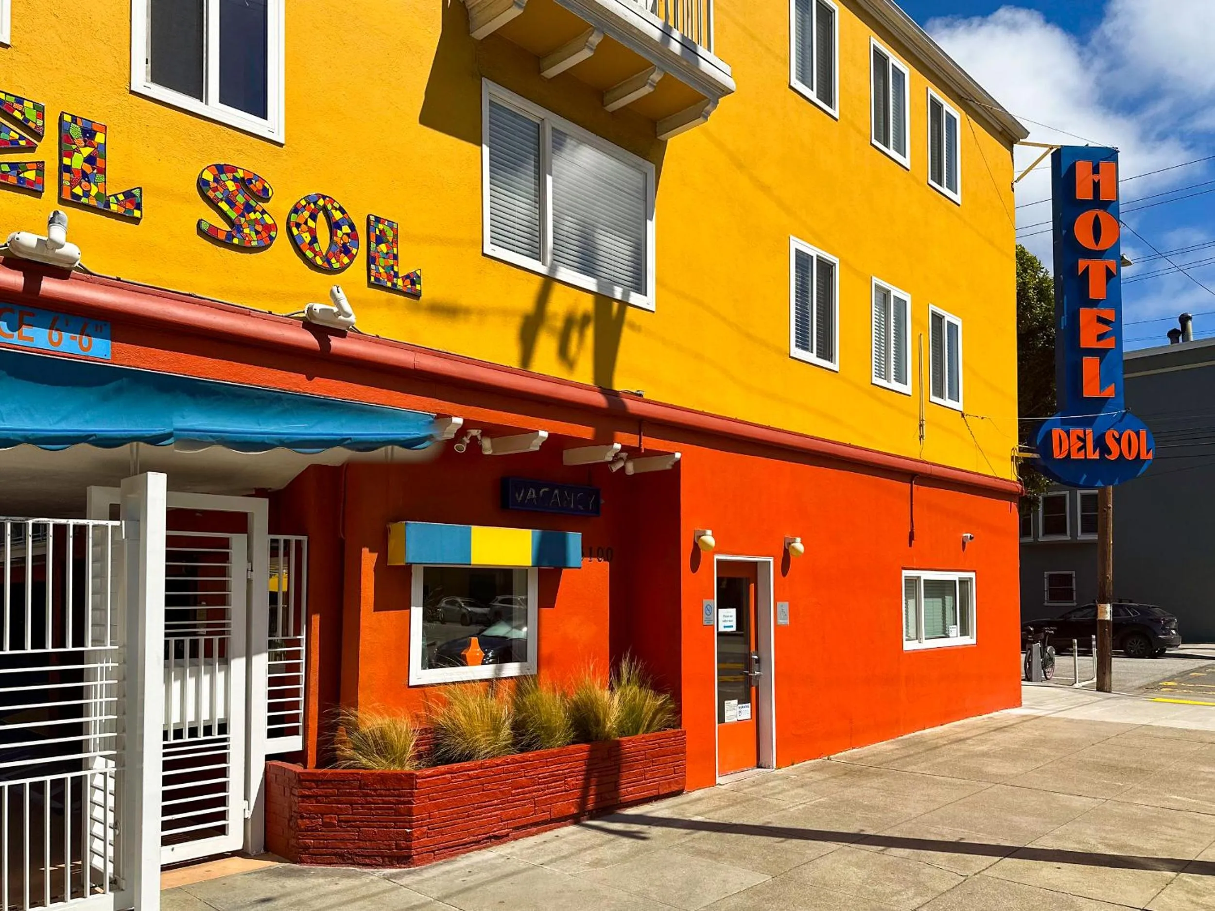 Facade/entrance in Hotel Del Sol