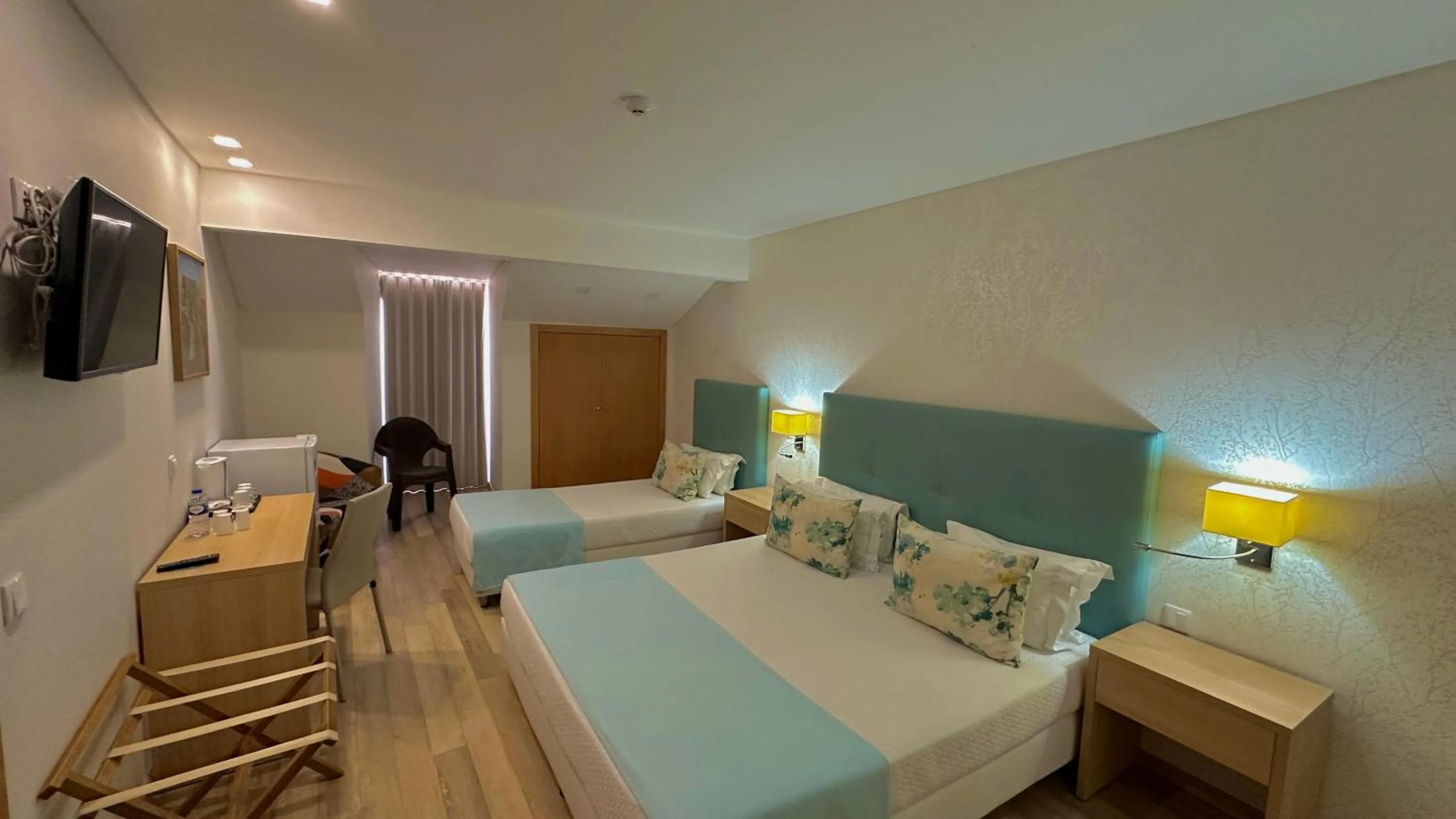 Bedroom, Bed in Sea Garden Peniche
