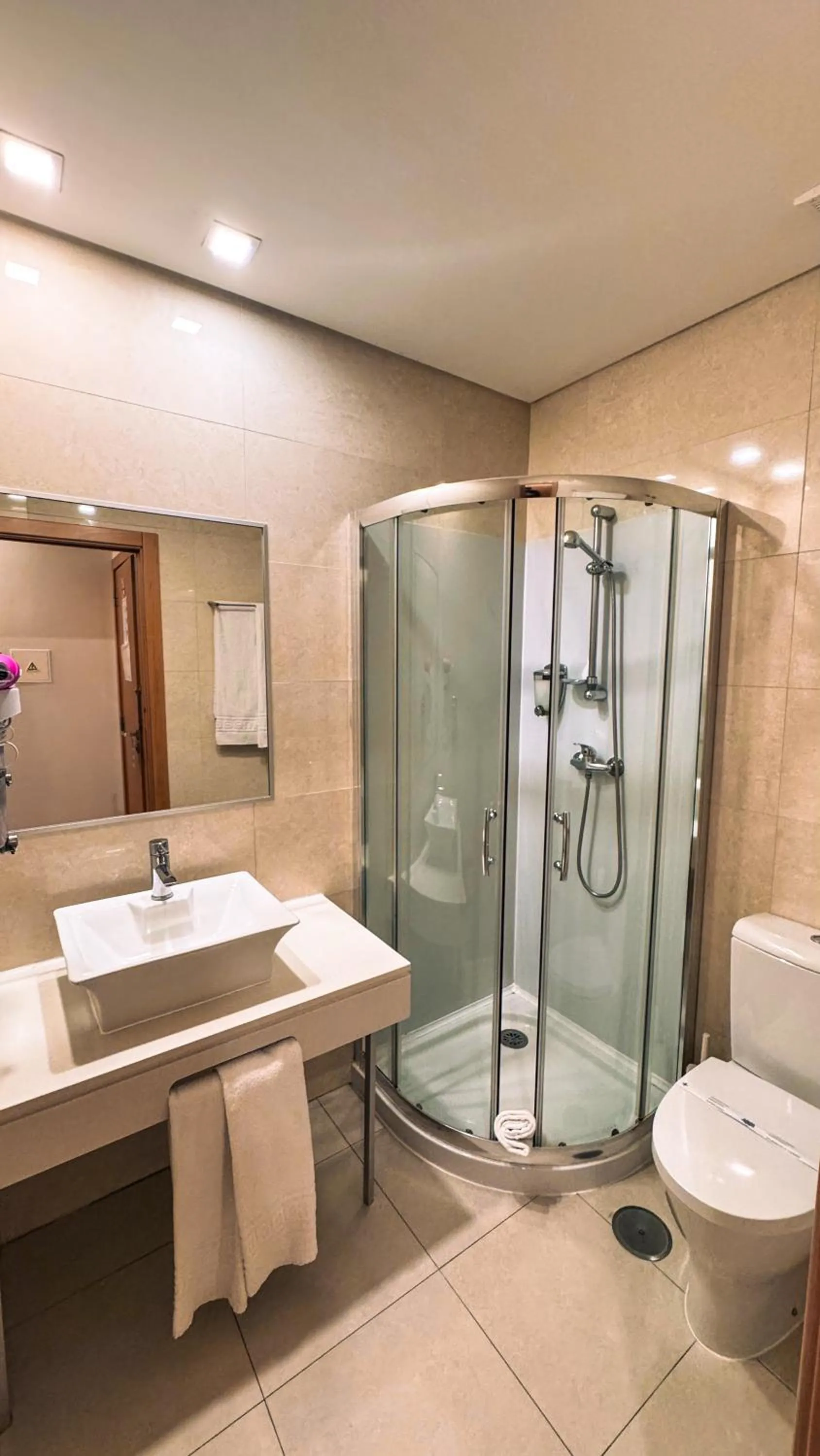 Bathroom in Sea Garden Peniche