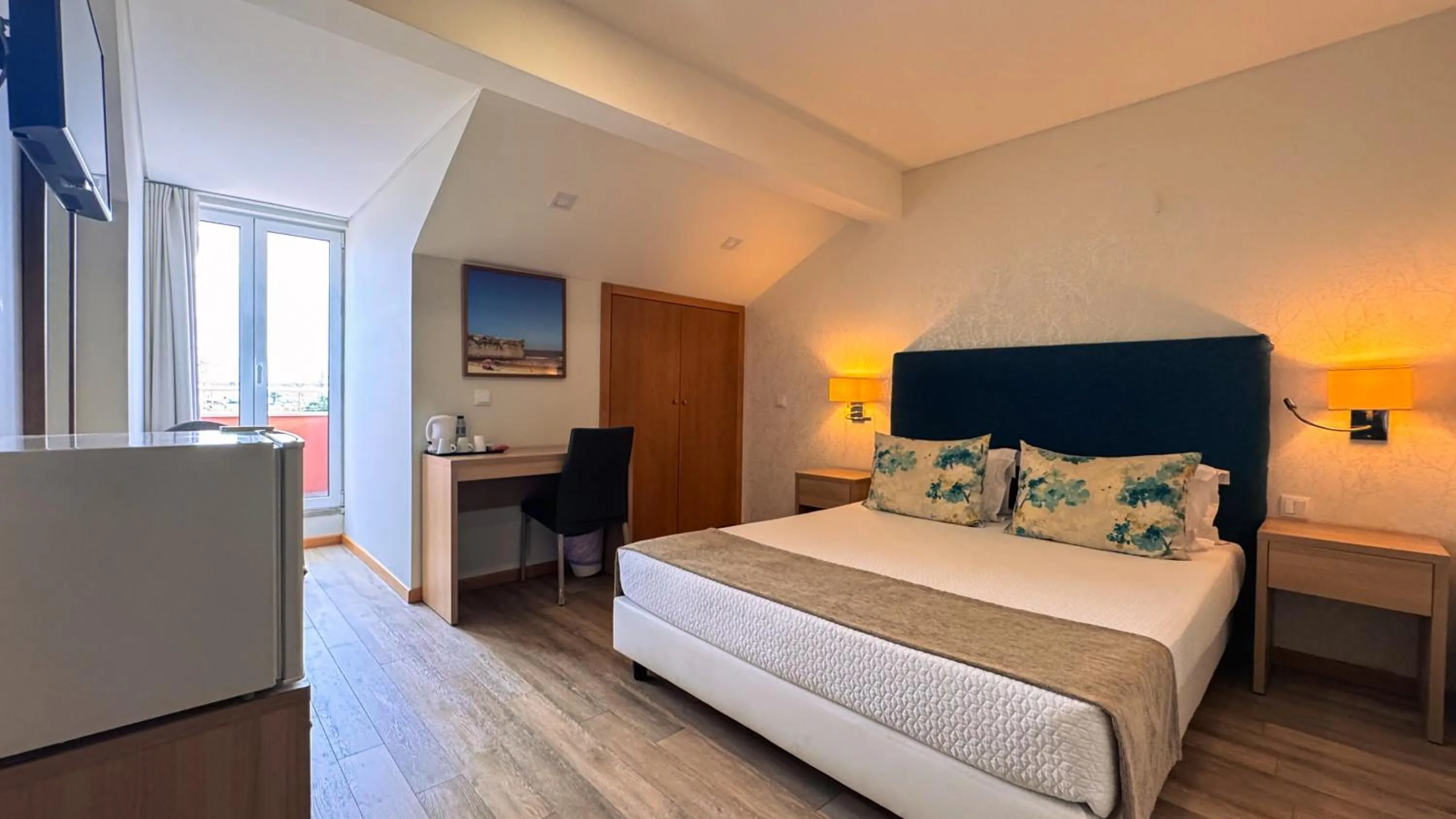 Bedroom, Bed in Sea Garden Peniche