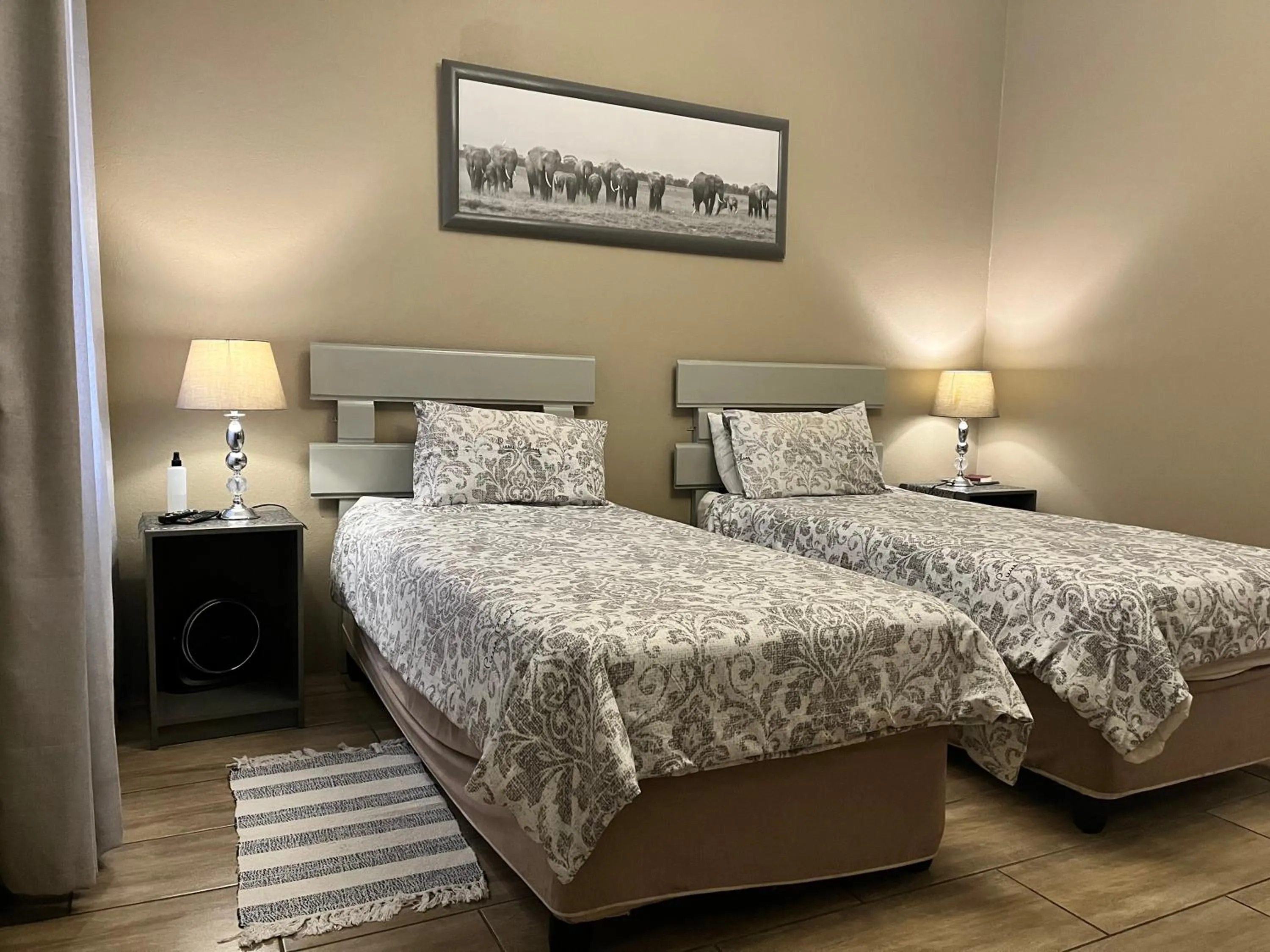 Photo of the whole room, Bed in khaya4u Guesthouse