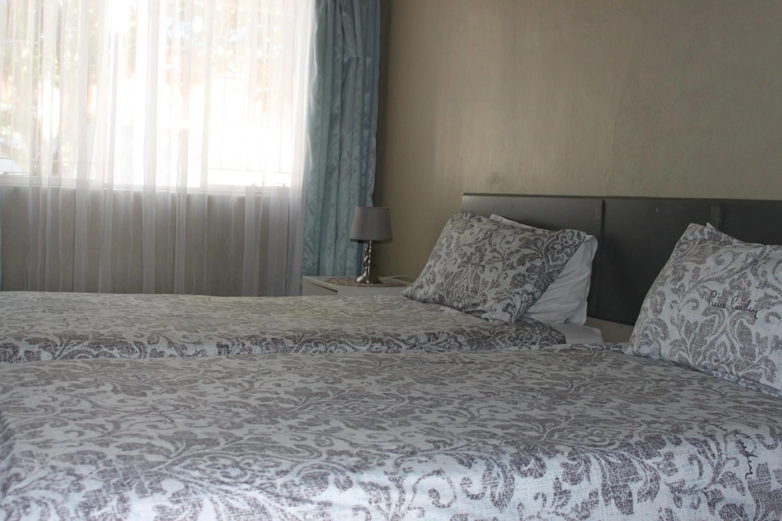 Bed in khaya4u Guesthouse