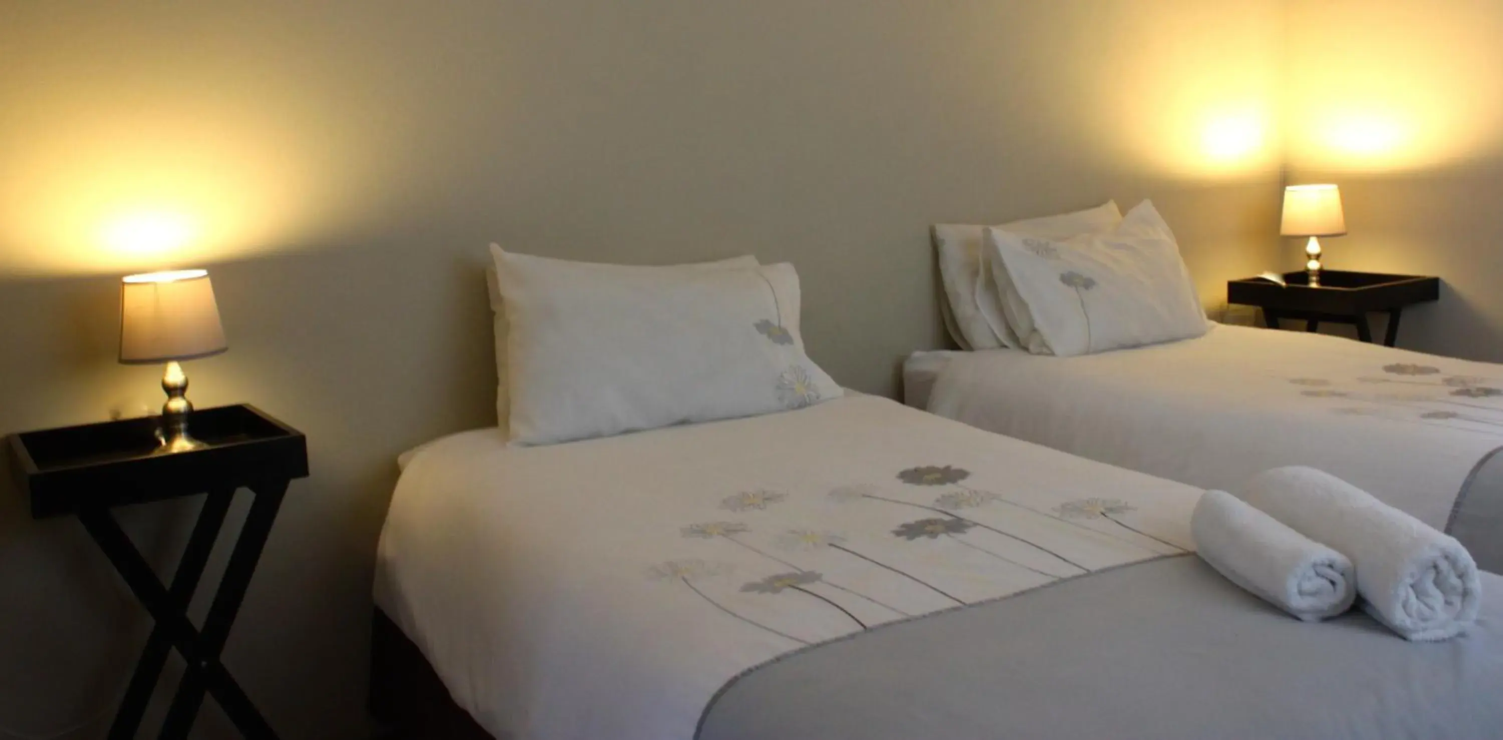 Self-catering Twin Room - single occupancy in khaya4u Guesthouse Self-catering Twin Room - single occupancy in khaya4u Guesthouse