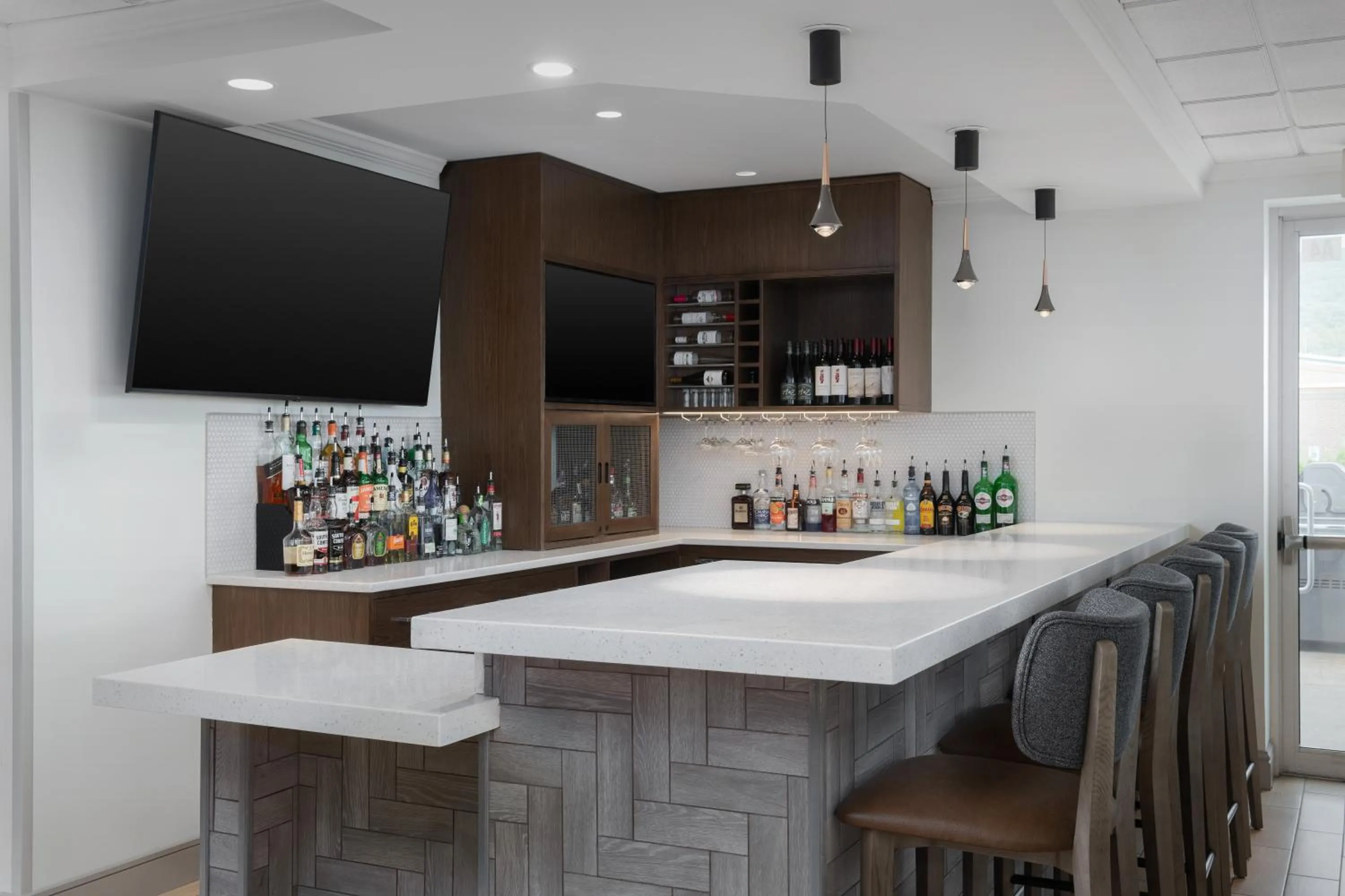 TV and multimedia in Hilton Garden Inn Wilkes-Barre