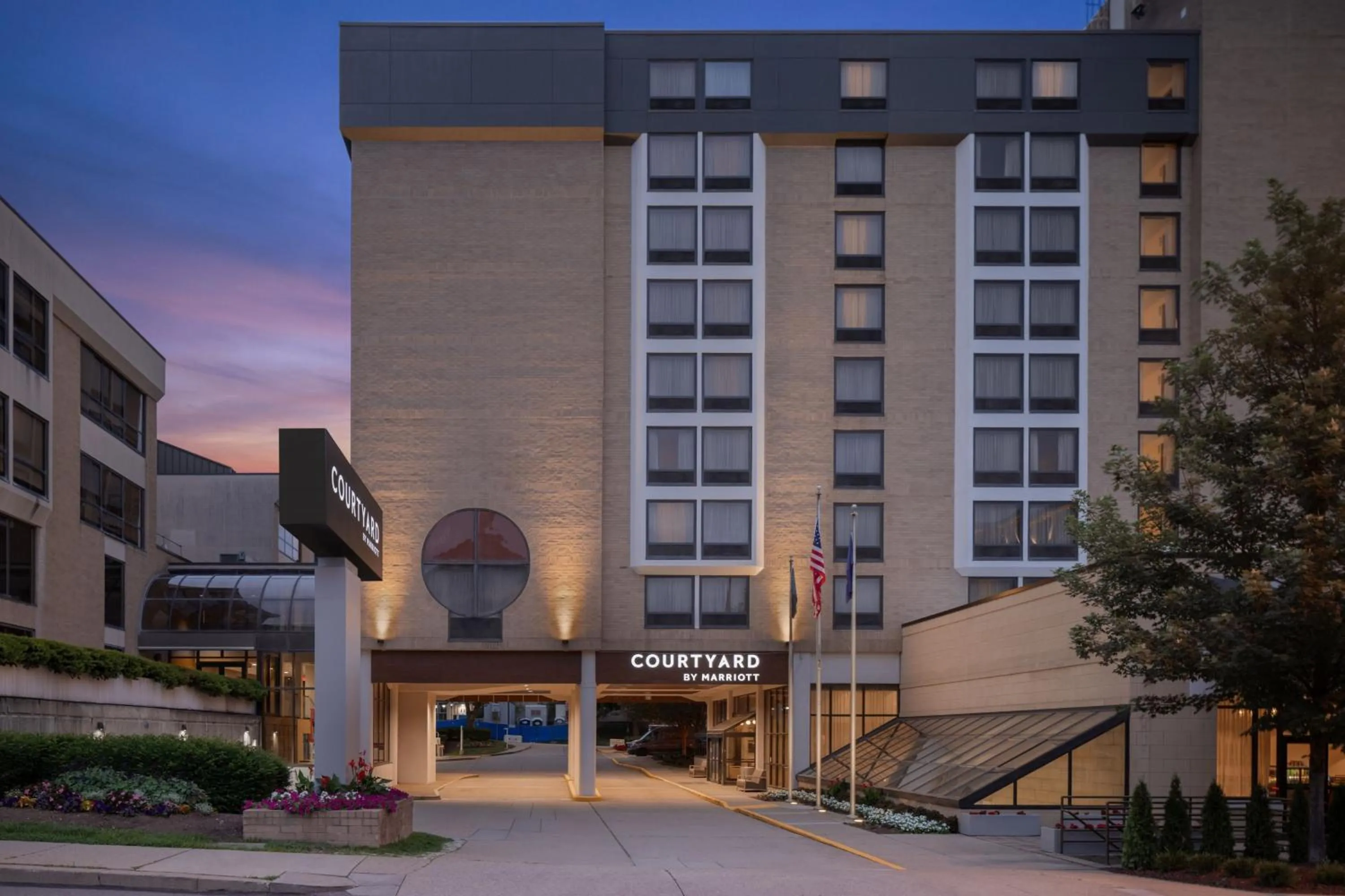 Property building in Courtyard by Marriott Pittsburgh University Center