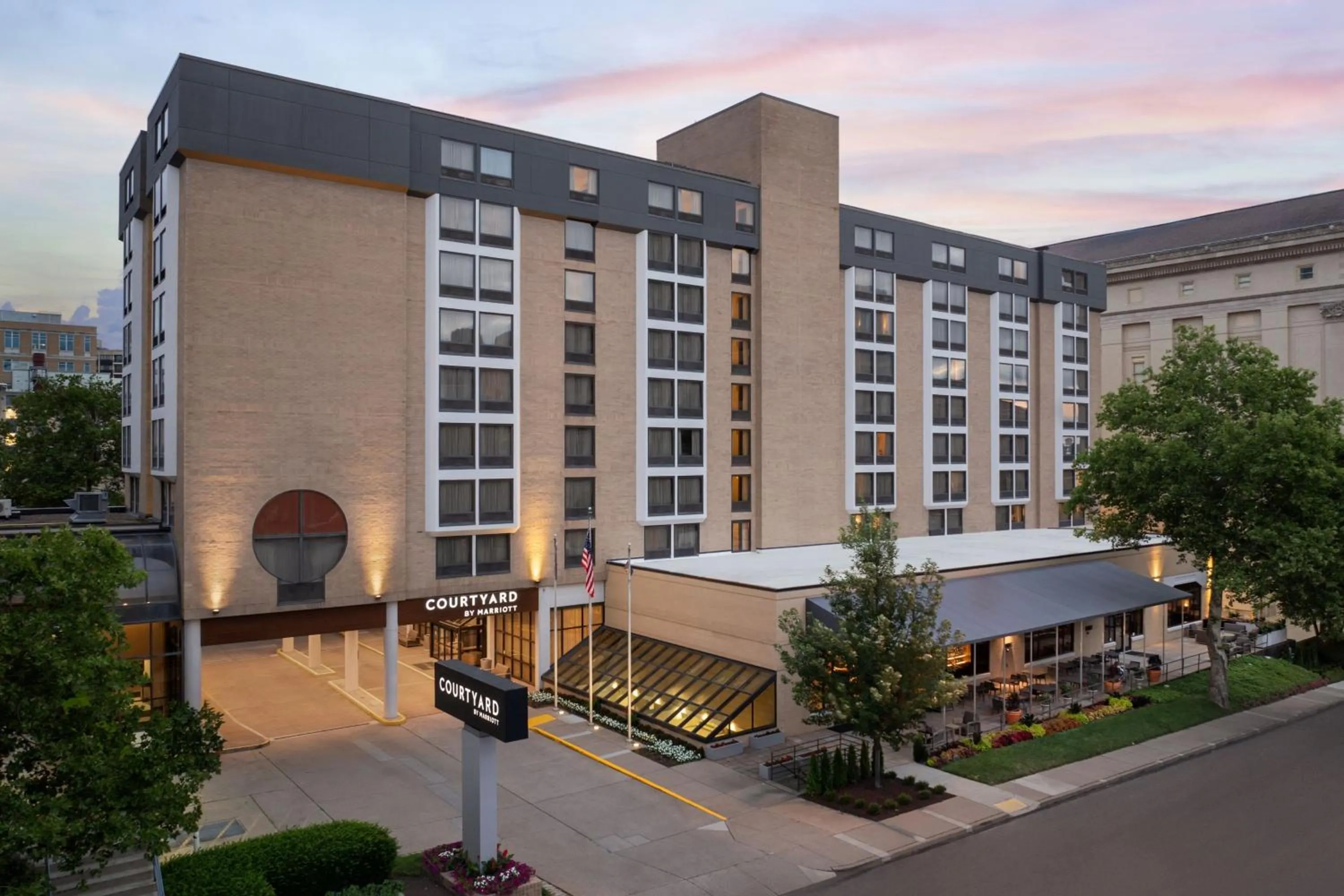 Property building in Courtyard by Marriott Pittsburgh University Center