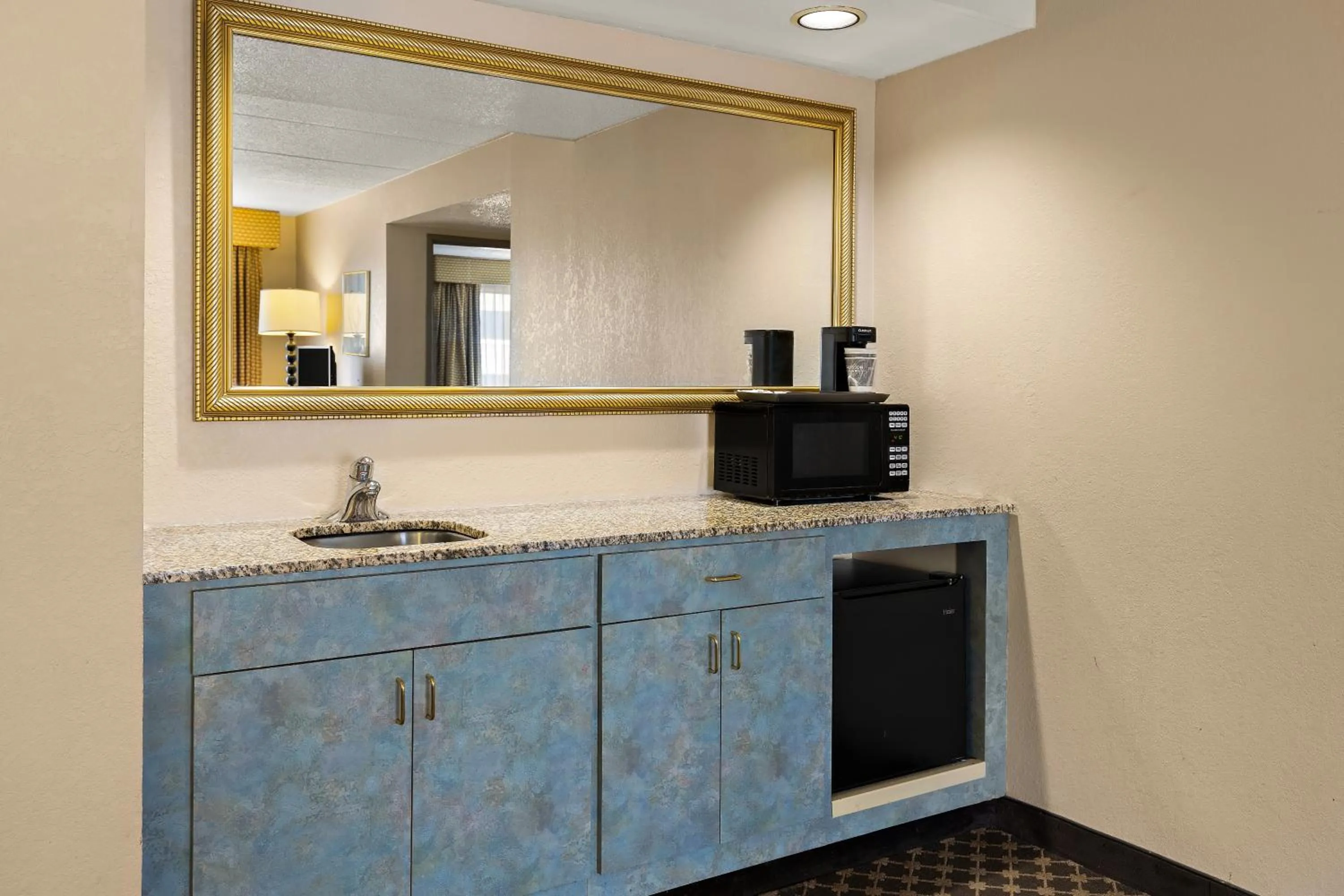 Meeting/conference room in Hotel RL Cleveland Airport West