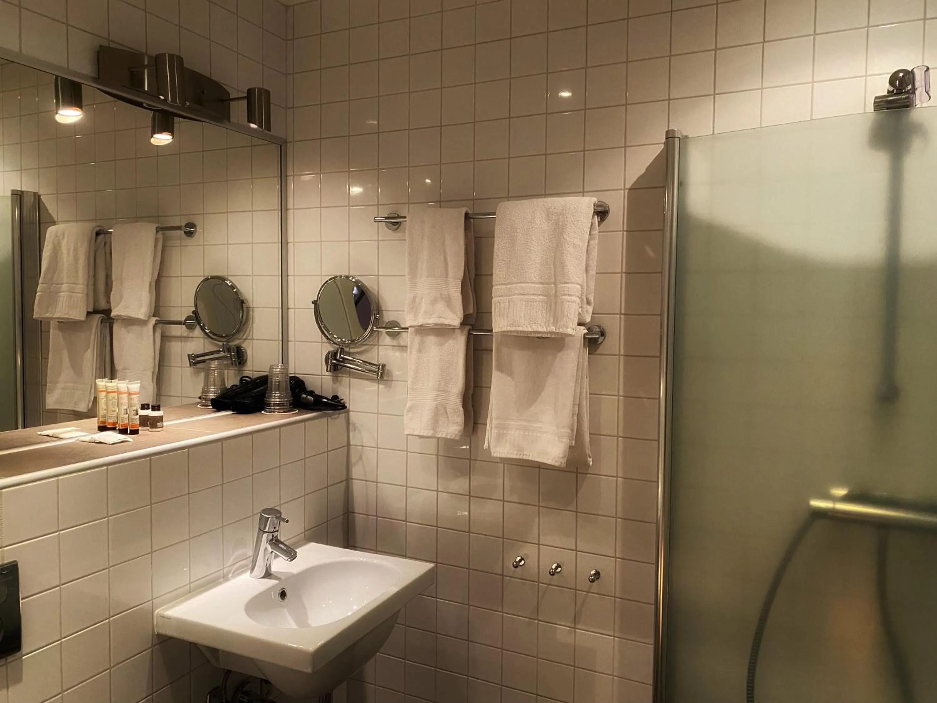 Shower in Hotel Villan