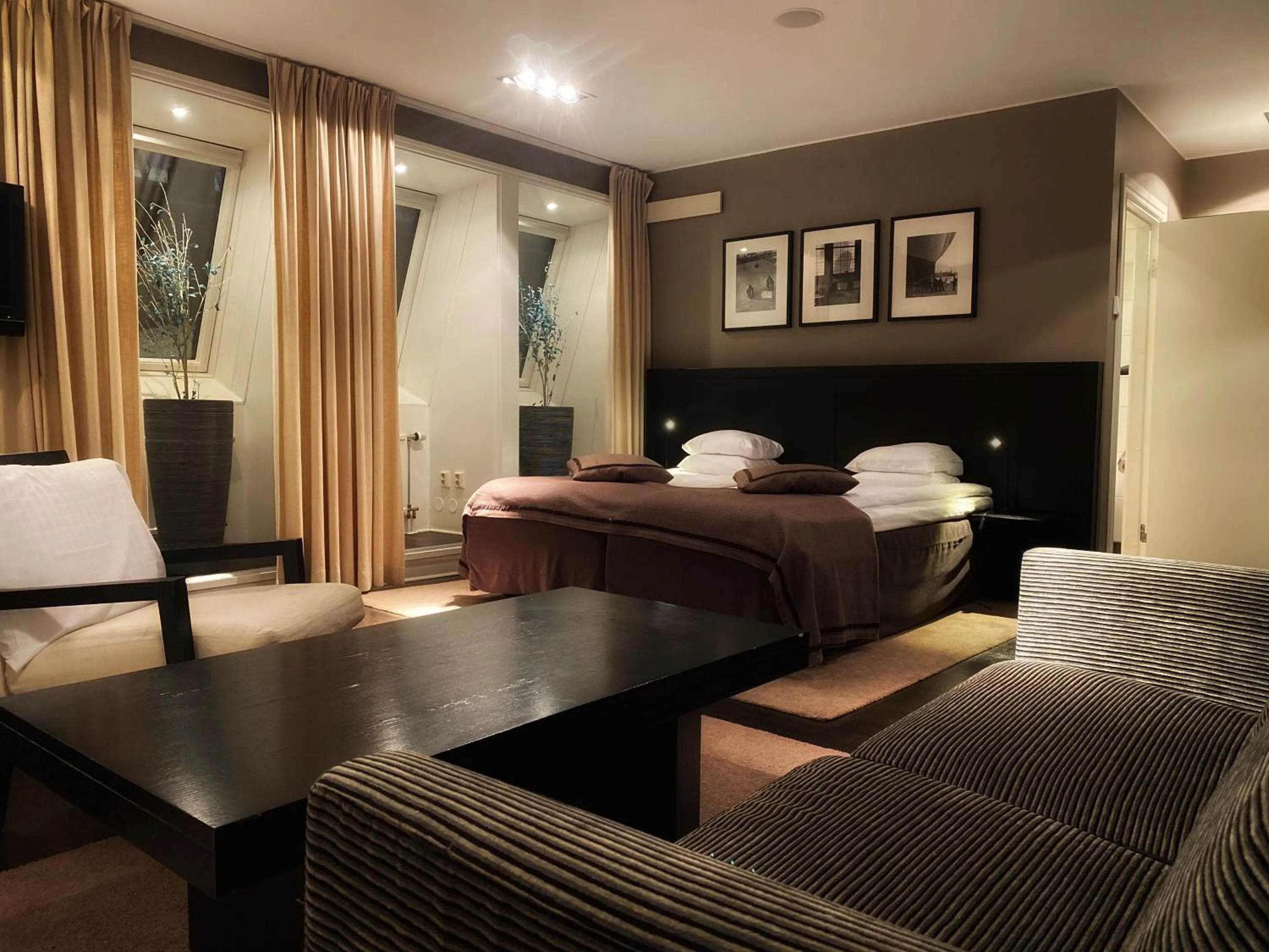 Photo of the whole room, Bed in Hotel Villan