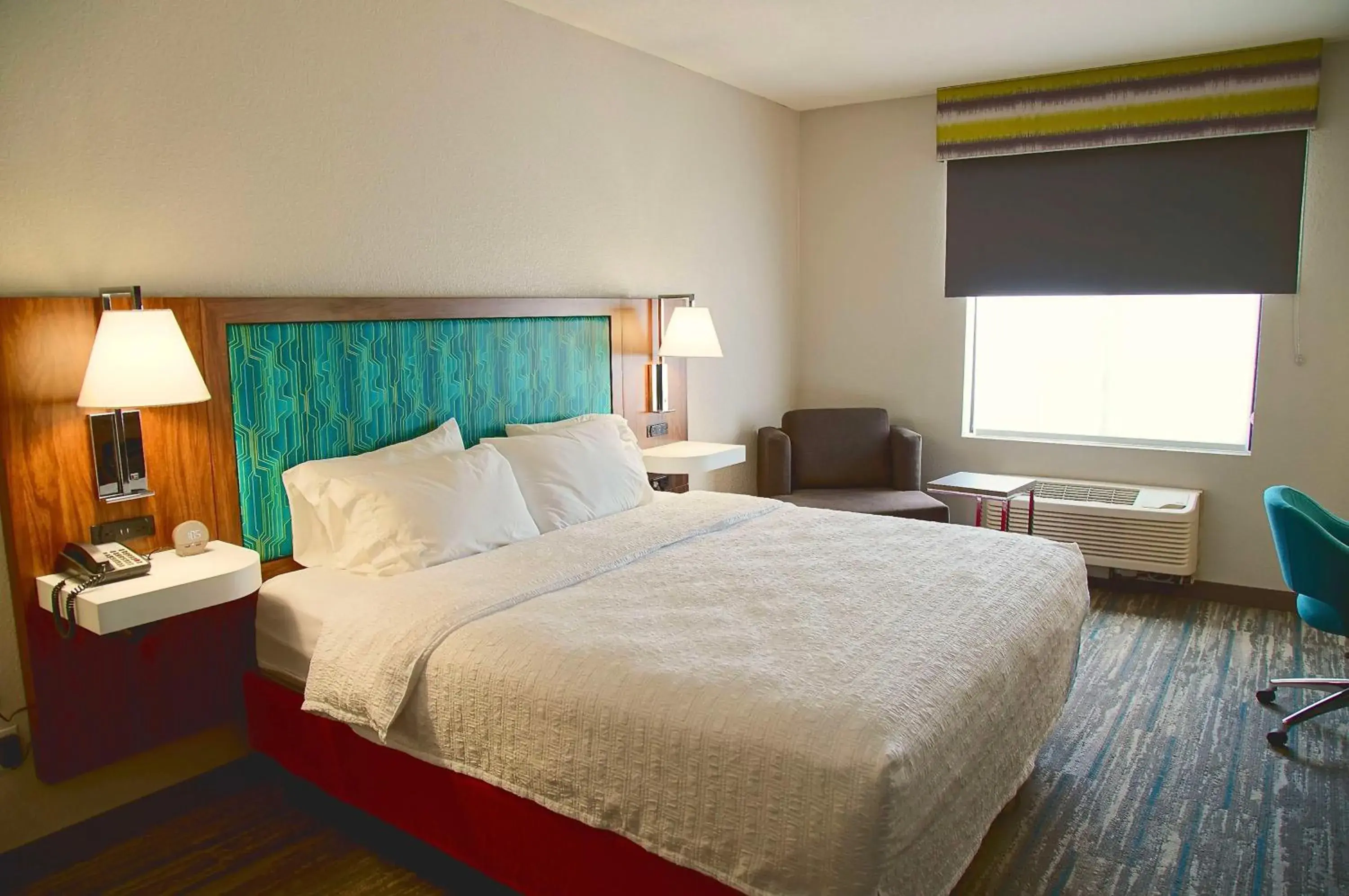 King Room with Mountain/Pool View in Hampton Inn & Suites Cathedral City King Room with Mountain/Pool View in Hampton Inn & Suites Cathedral City