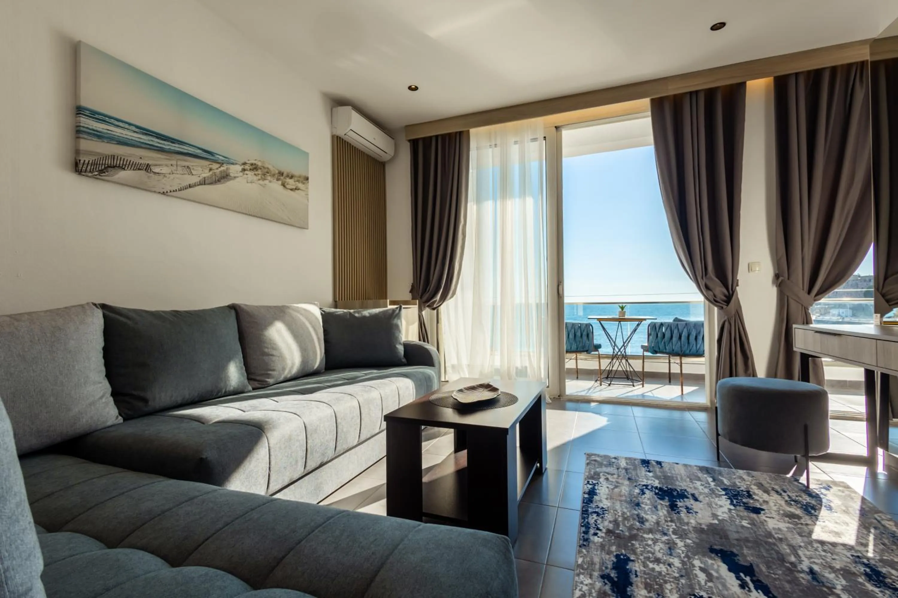 Balcony/Terrace in Continental Hotel