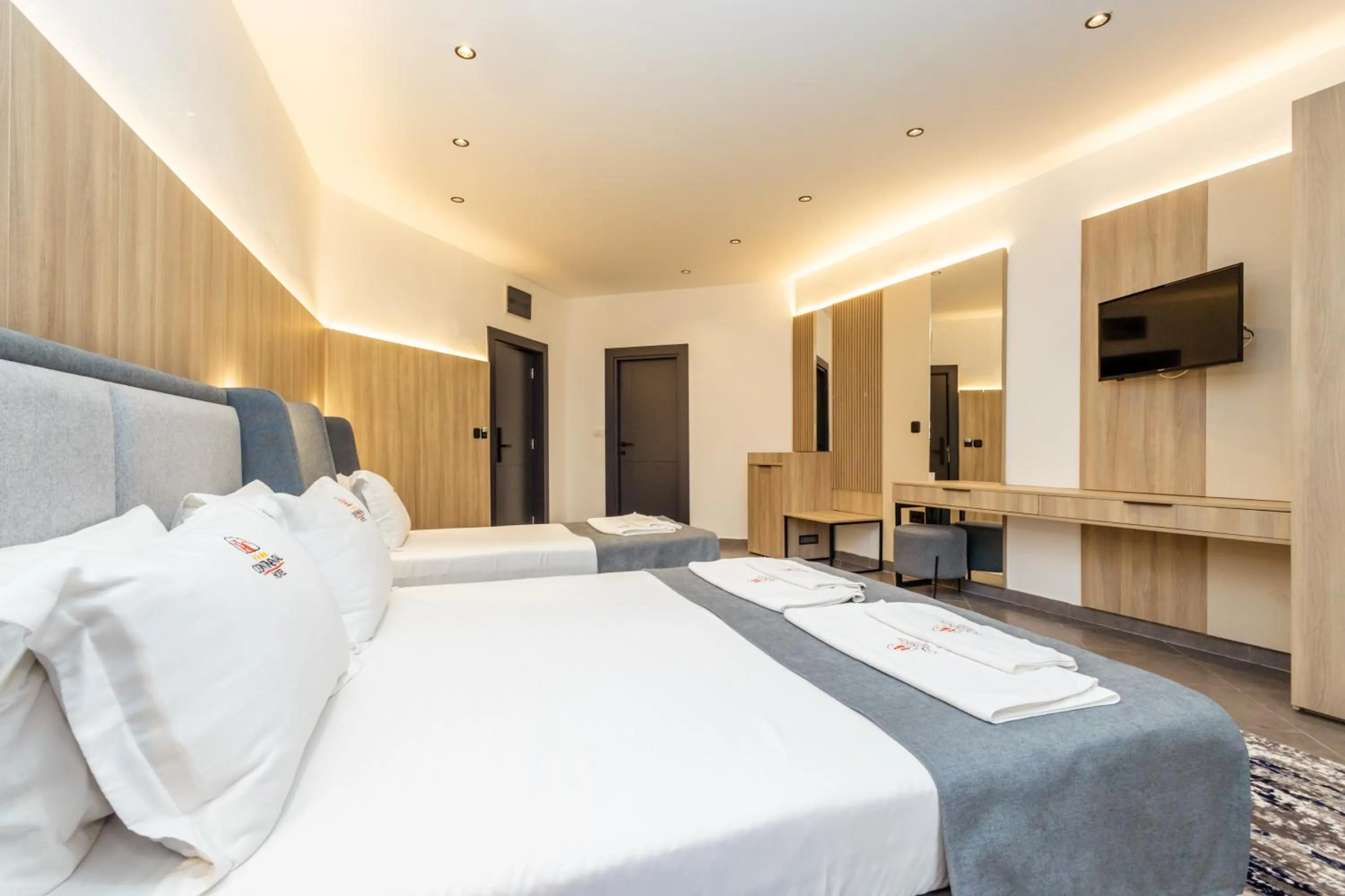 Photo of the whole room, Bed in Continental Hotel