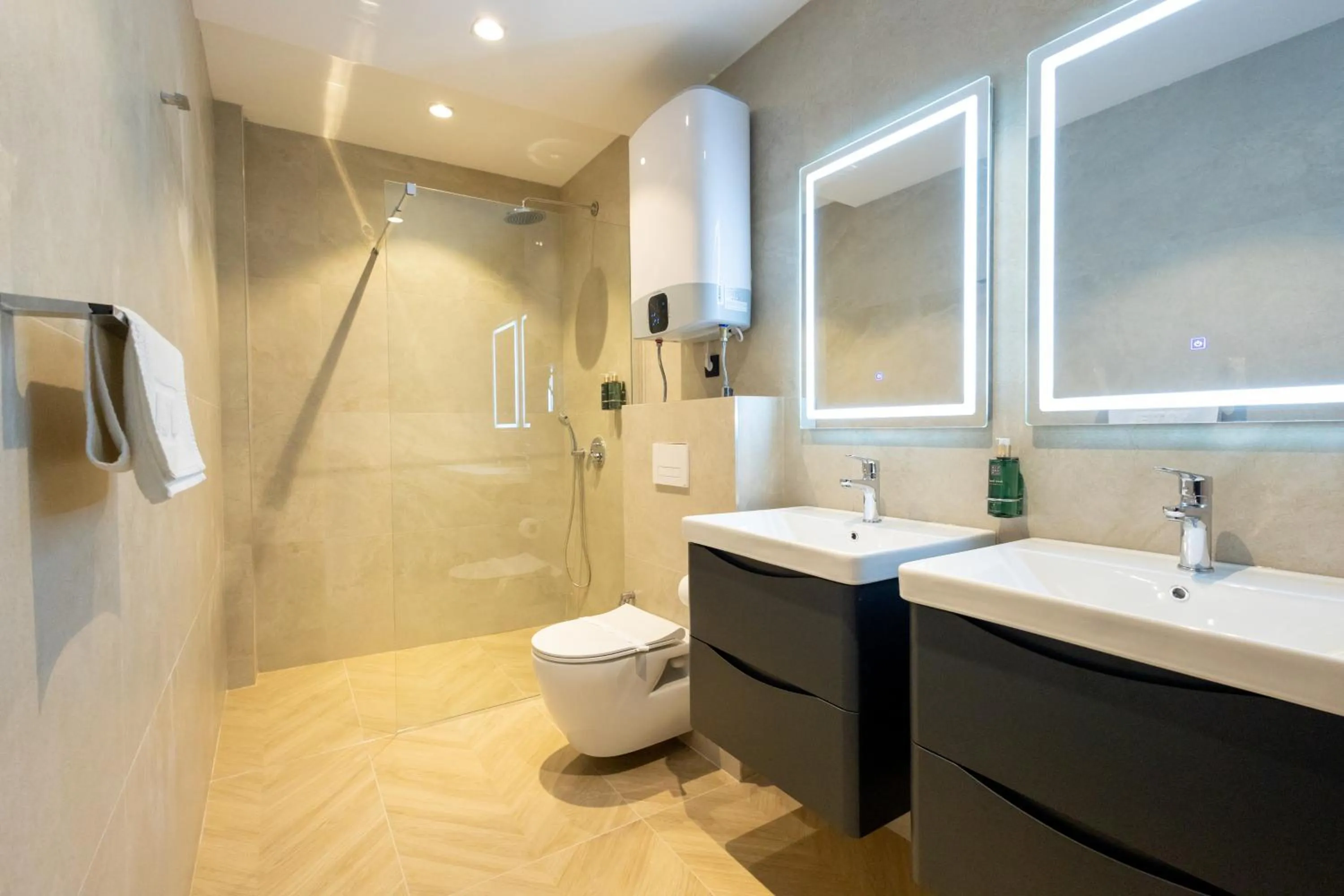 Bathroom in Continental Hotel