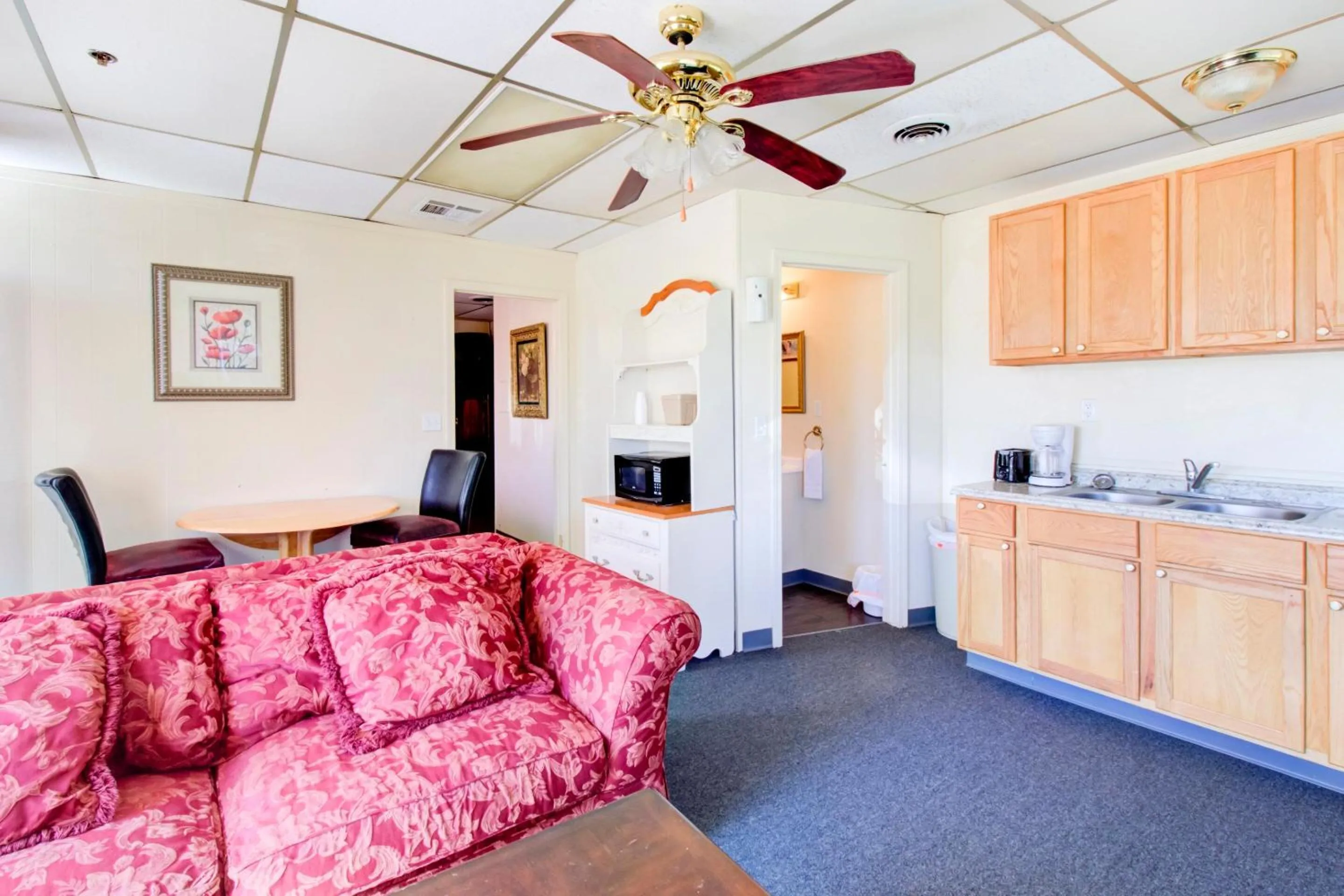 Bedroom in OYO Hotel Drumright I-44 OK