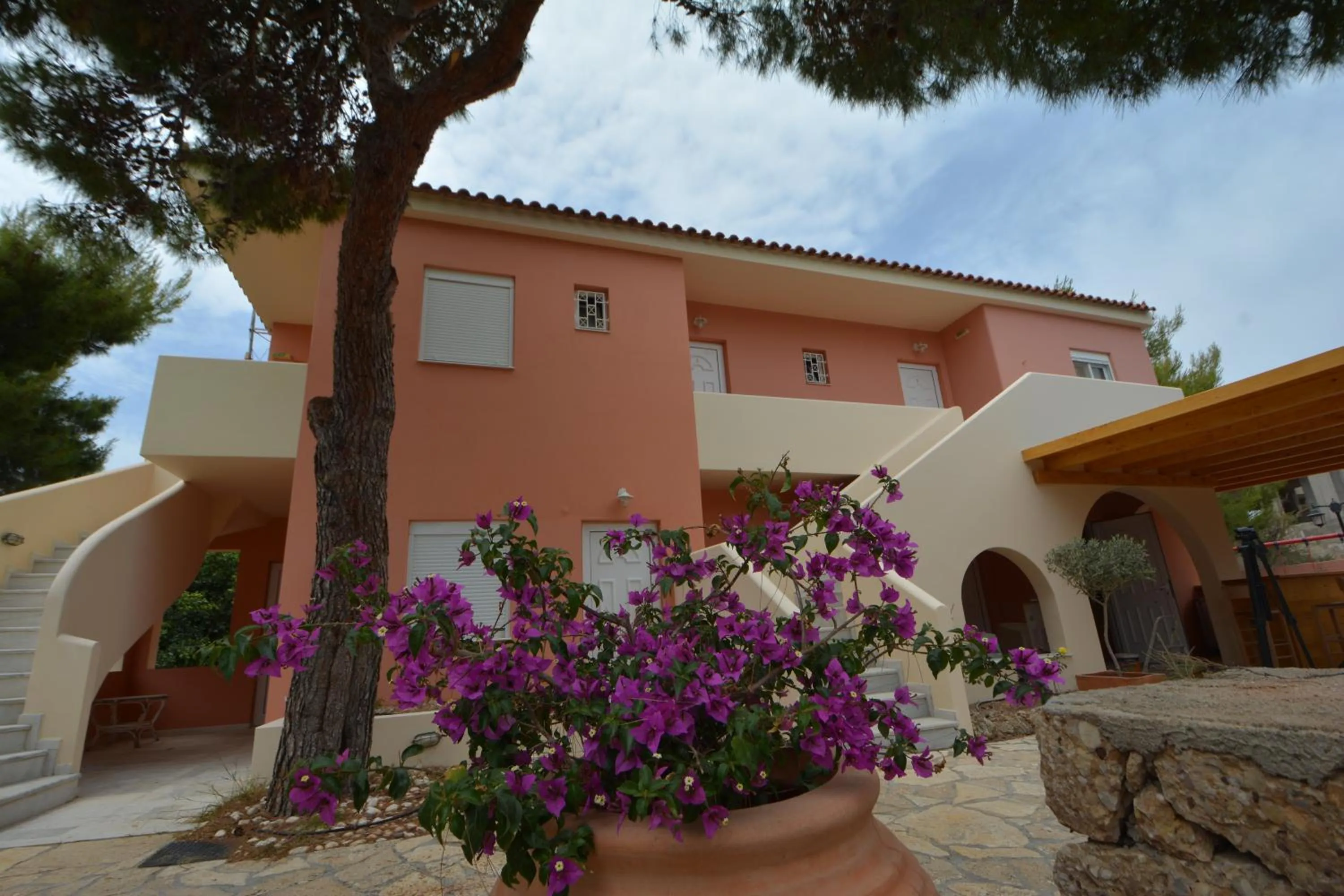 Facade/entrance in Epavlis Apartments