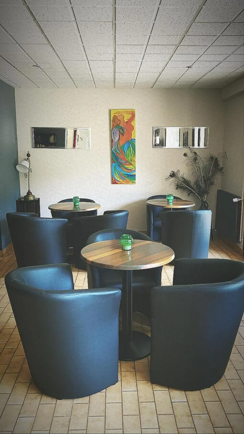 Communal lounge/ TV room in Le Brunet