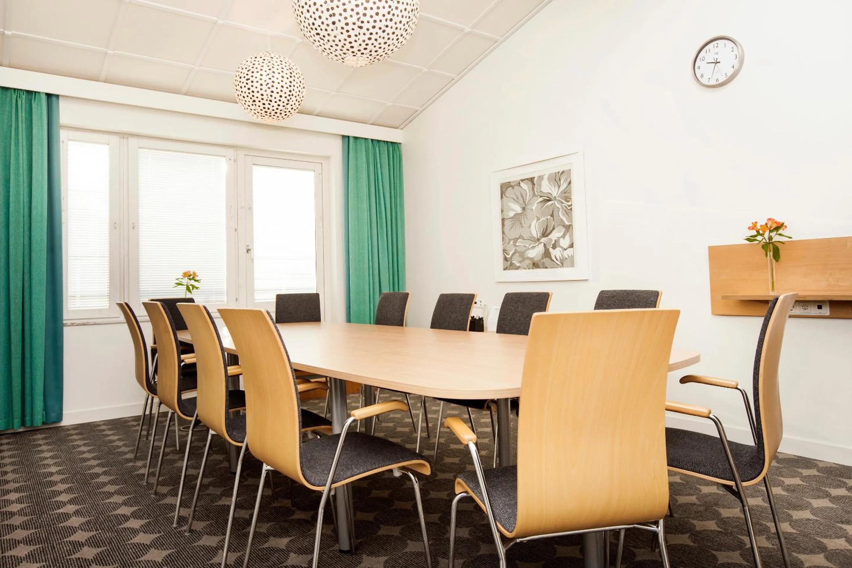 Business facilities in Elite Hotel Marina Plaza