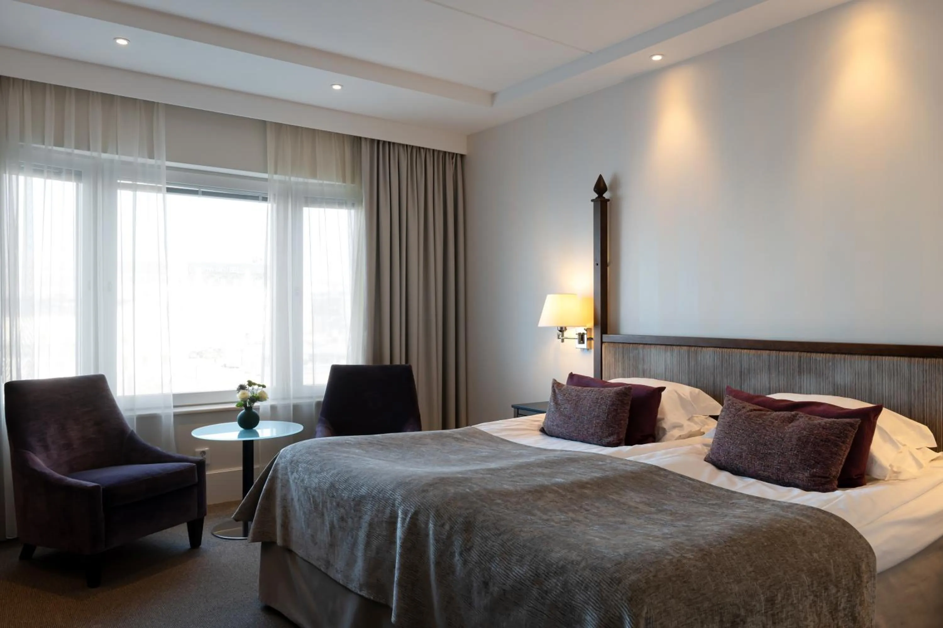 Bed in Elite Hotel Marina Plaza