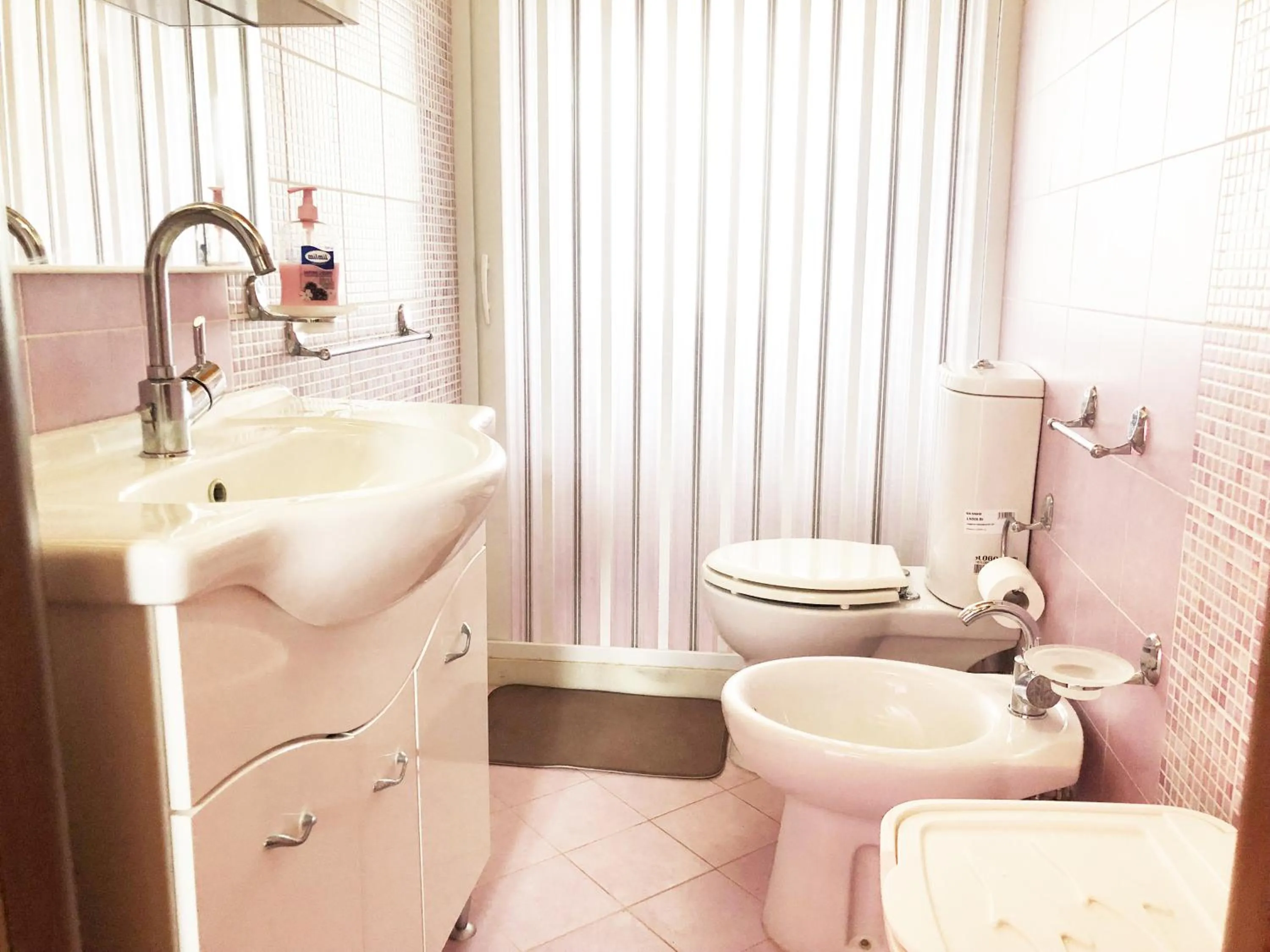 Shower in Bed and Breakfast Morghella