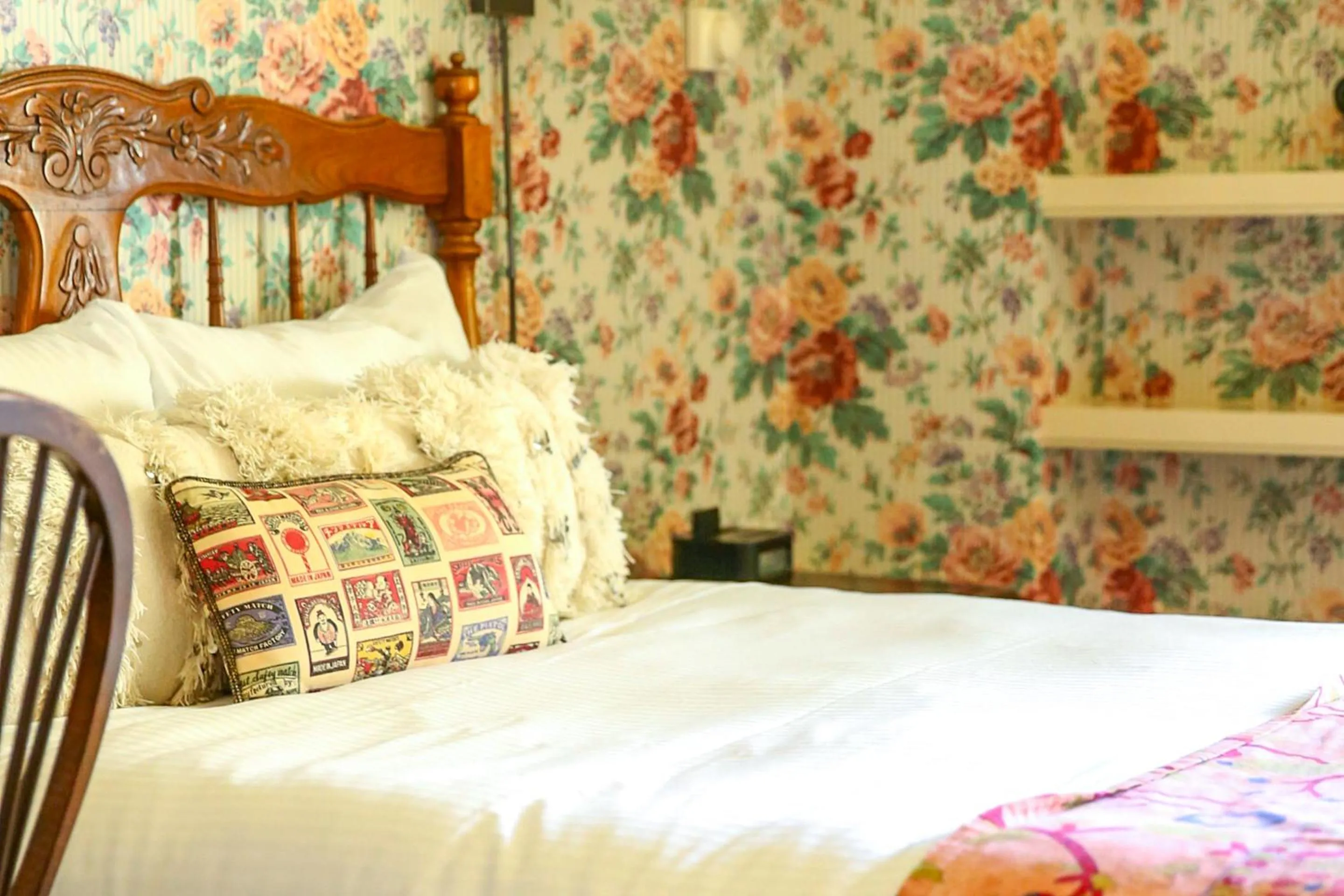 Bedroom, Bed in Petite Auberge