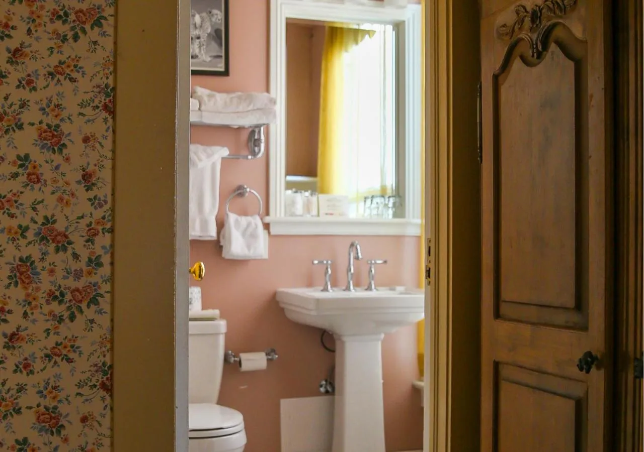 Bathroom in Petite Auberge