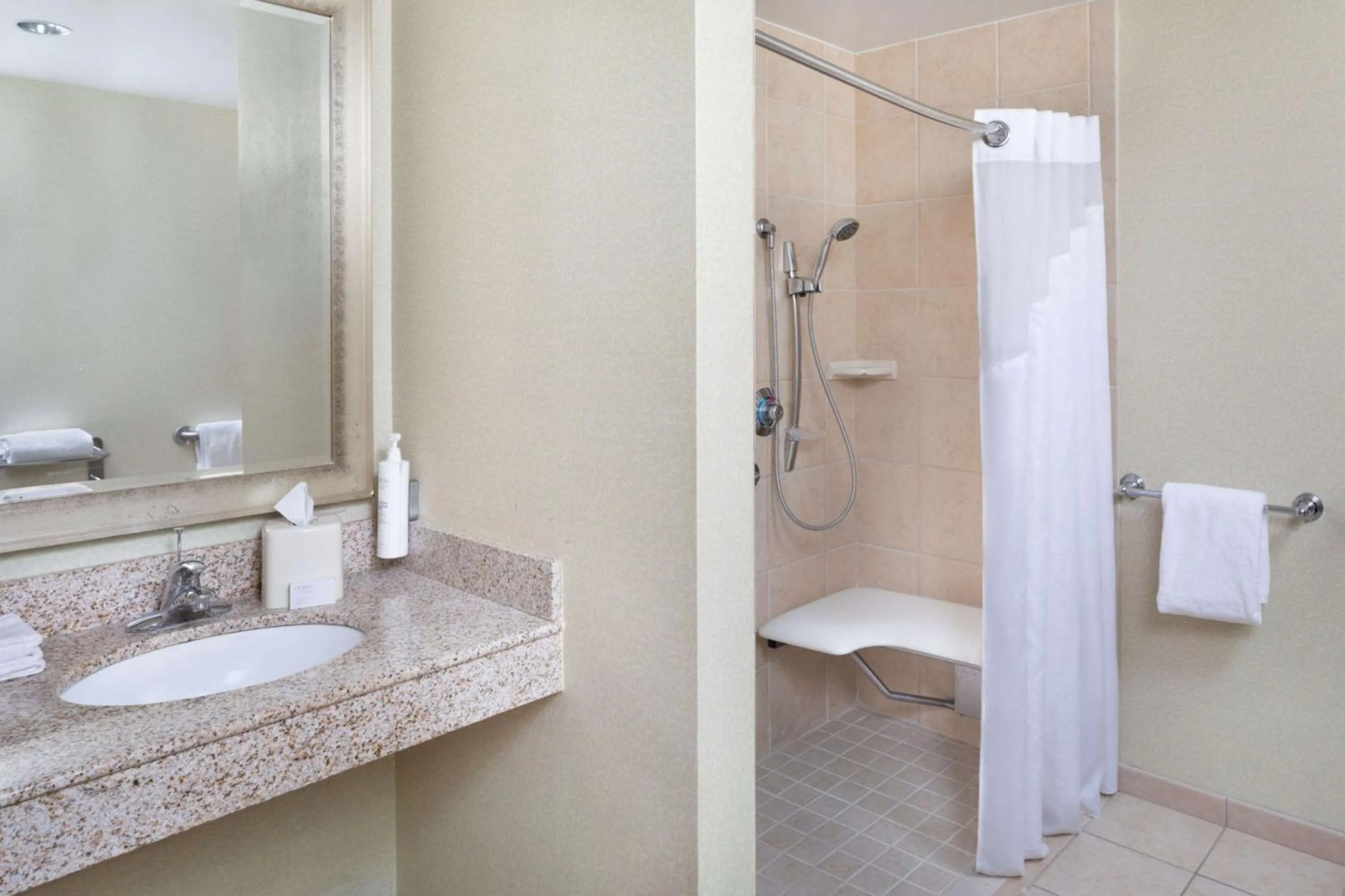 Bathroom in Hilton Garden Inn Miami Airport West