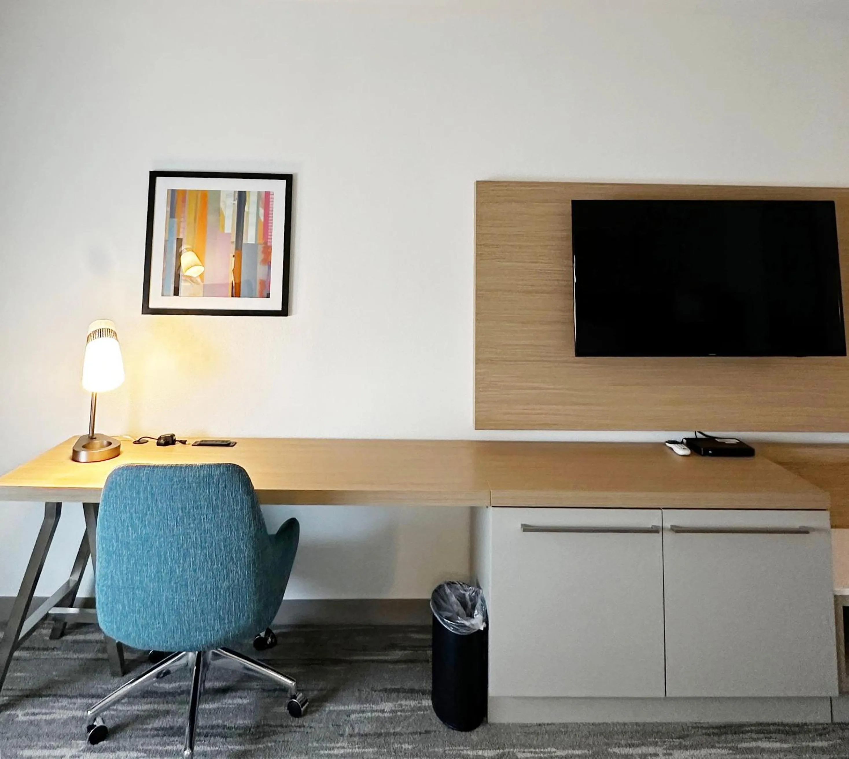 hair dresser in Hilton Garden Inn Miami Airport West