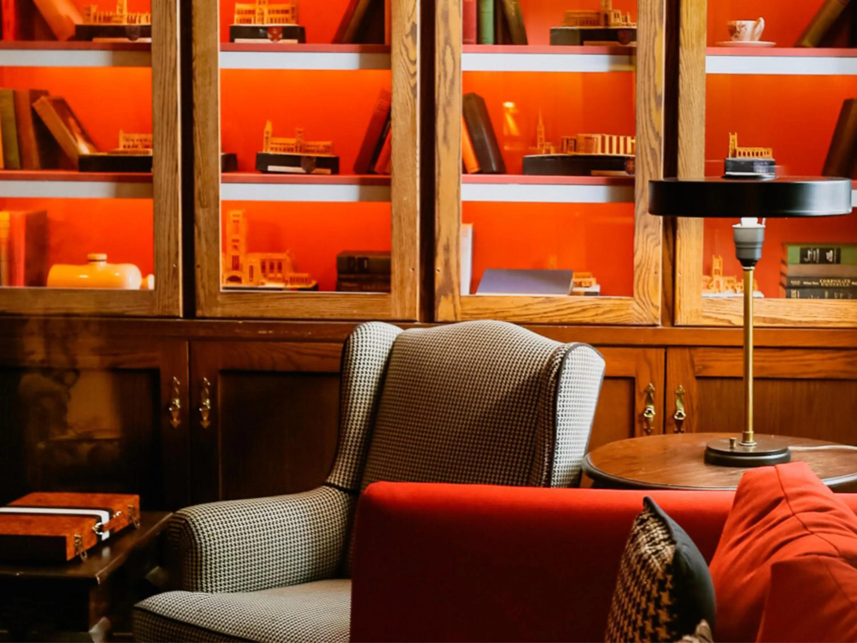 Library in White Swan Inn