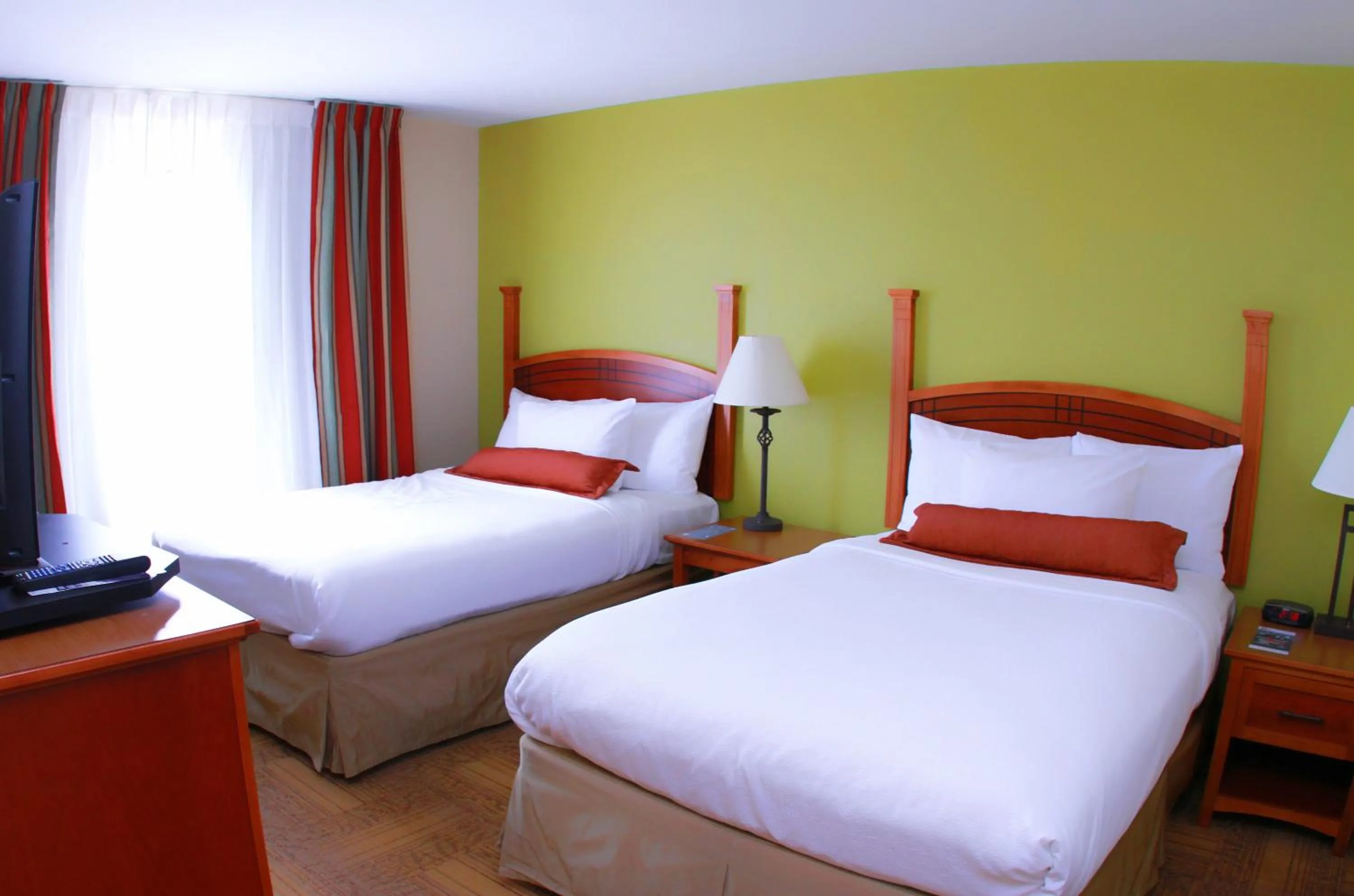 Photo of the whole room, Bed in Staybridge Suites Houston - Willowbrook by IHG