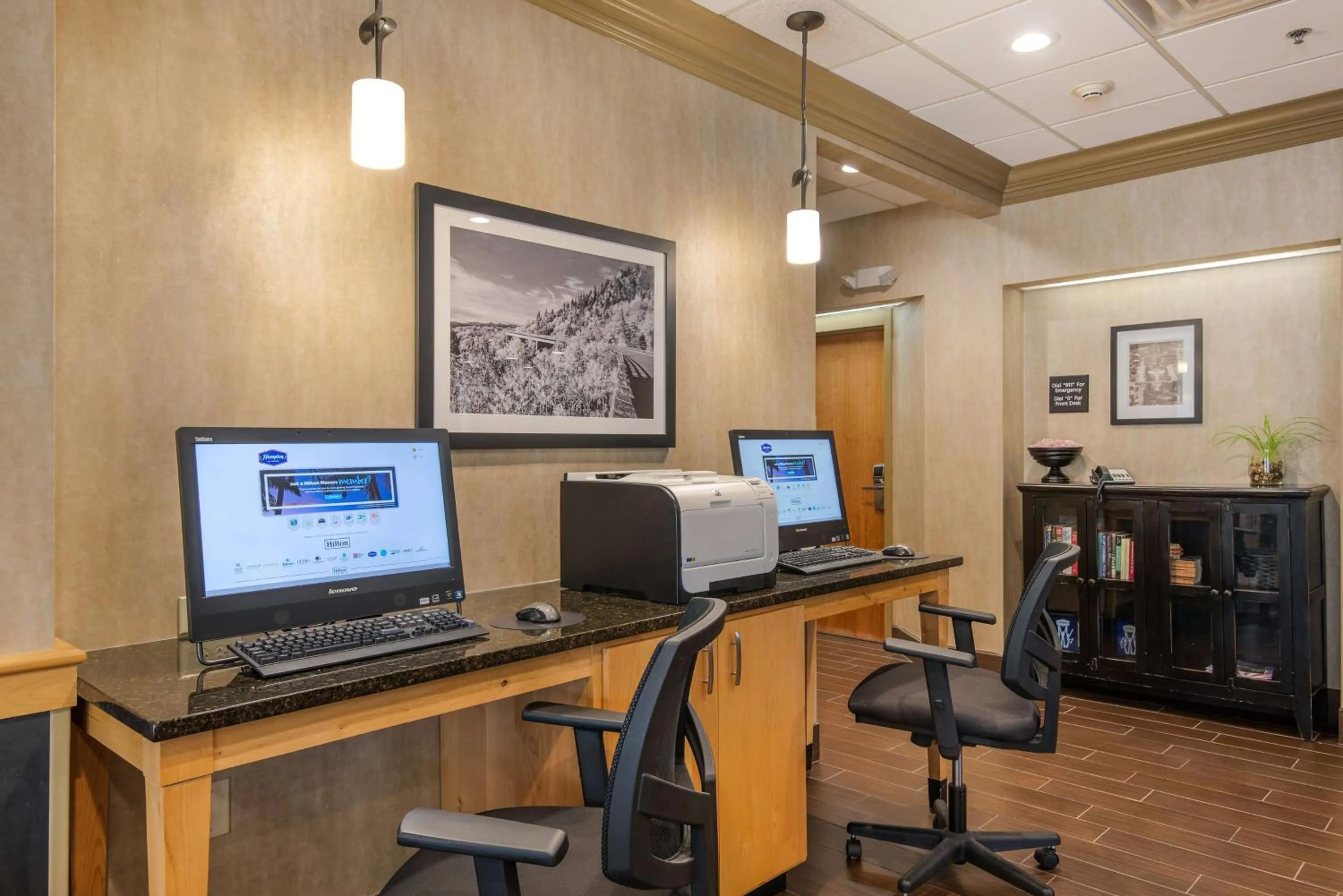 Business facilities in Hampton Inn Wilkesboro